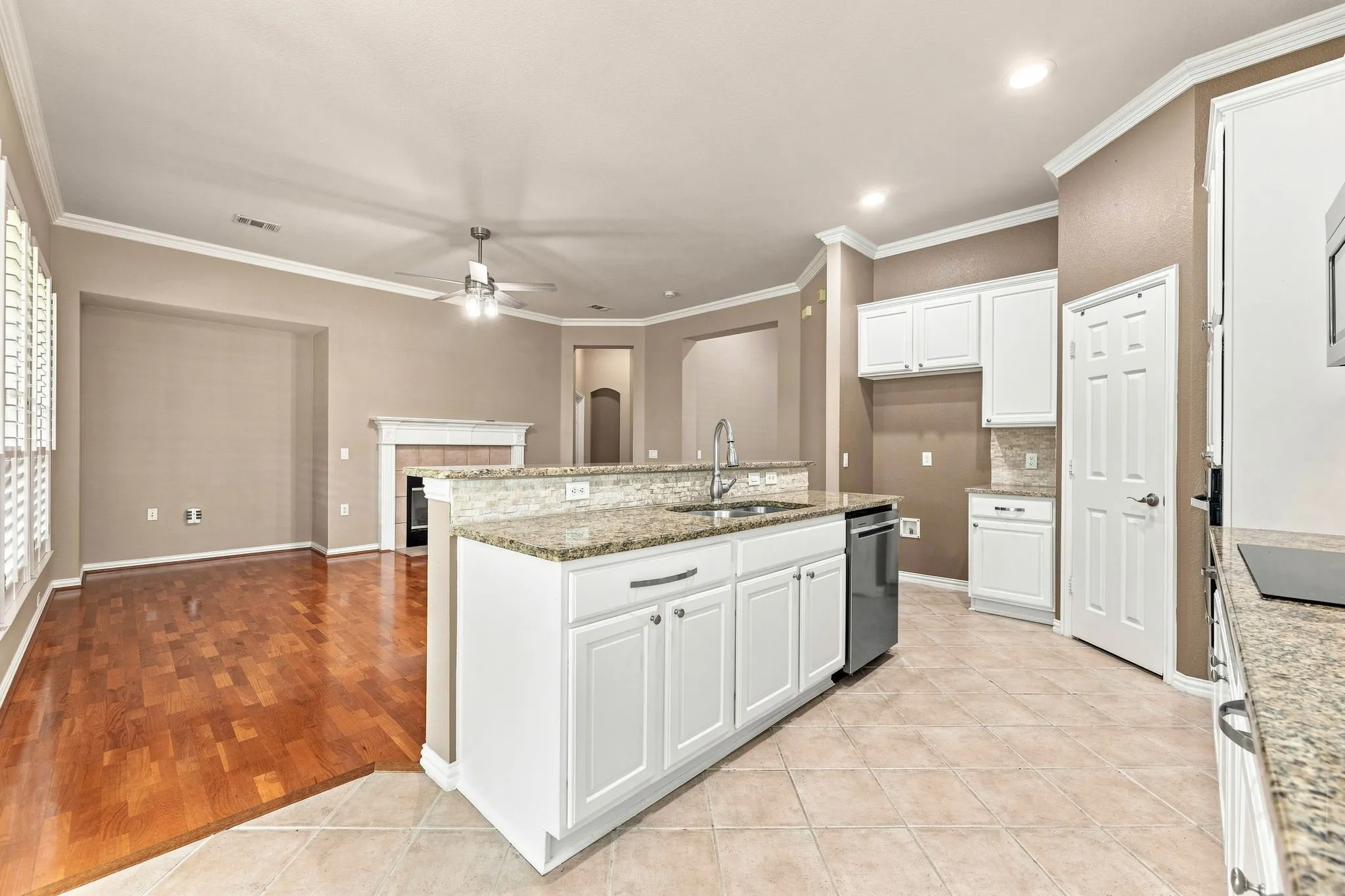 Single Family Residence For Sale in Collin County , 1385 Sagebrook Drive, Fairview, Texas 75069, 2 Bedroom, 2 Bathroom, 2 Garage spaces, 1,848 Sqft, built in 2001, mls#21345114, Real Estate Agent in Fairview, Homes For Sale in Collin county, Homes For Sale in Fairview, Realtor in Fairview Texas, Real Estate Brokerage Independent Realty Texas, Luminita Cordes Realtor