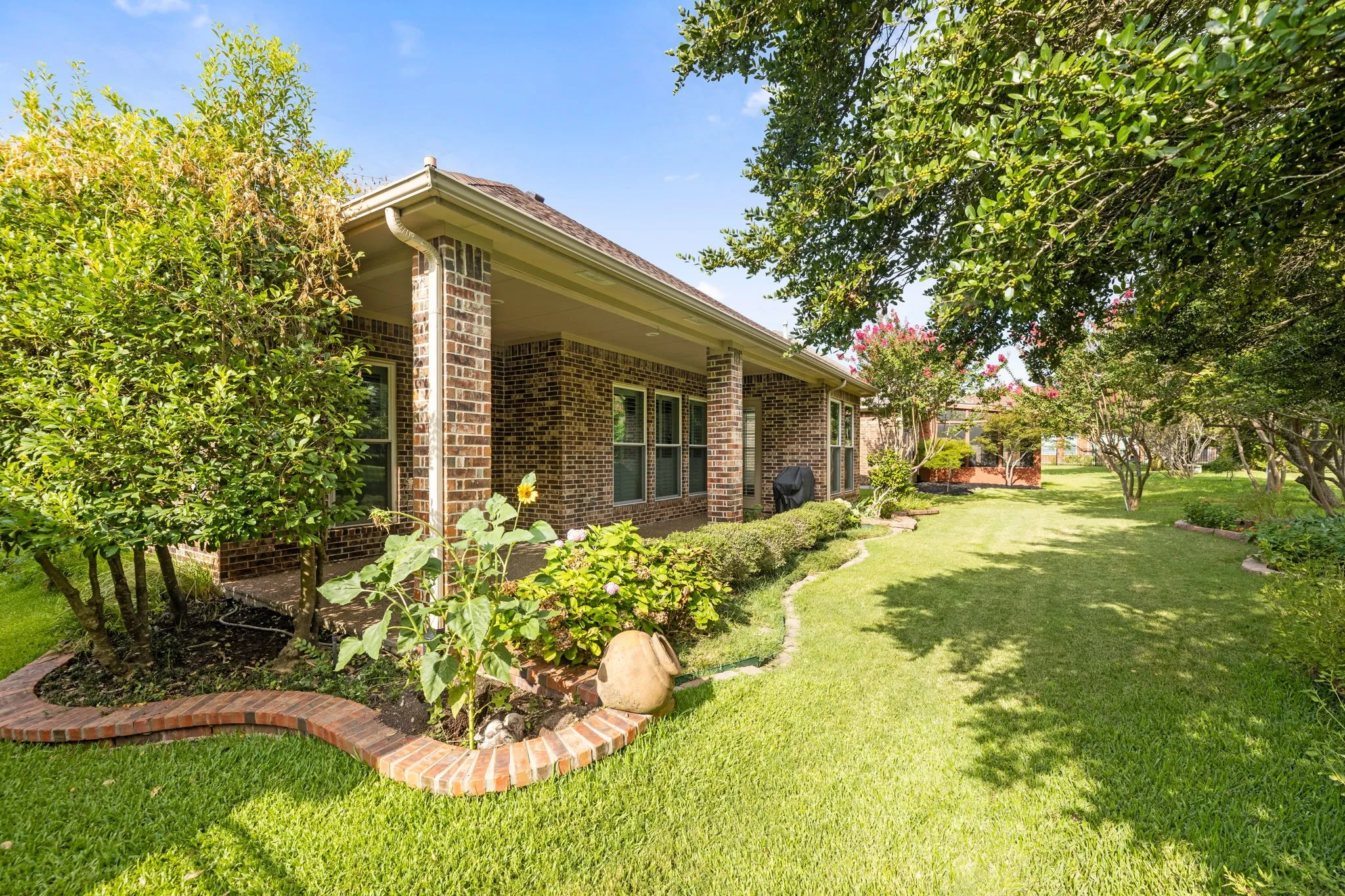 Single Family Residence For Sale in Collin County , 1385 Sagebrook Drive, Fairview, Texas 75069, 2 Bedroom, 2 Bathroom, 2 Garage spaces, 1,848 Sqft, built in 2001, mls#21345114, Real Estate Agent in Fairview, Homes For Sale in Collin county, Homes For Sale in Fairview, Realtor in Fairview Texas, Real Estate Brokerage Independent Realty Texas, Luminita Cordes Realtor