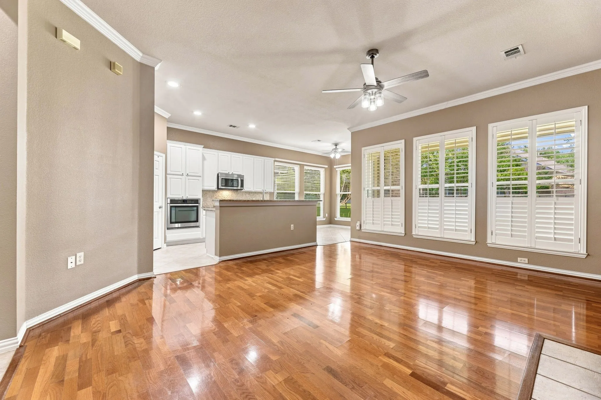 Single Family Residence For Sale in Collin County , 1385 Sagebrook Drive, Fairview, Texas 75069, 2 Bedroom, 2 Bathroom, 2 Garage spaces, 1,848 Sqft, built in 2001, mls#21345114, Real Estate Agent in Fairview, Homes For Sale in Collin county, Homes For Sale in Fairview, Realtor in Fairview Texas, Real Estate Brokerage Independent Realty Texas, Luminita Cordes Realtor
