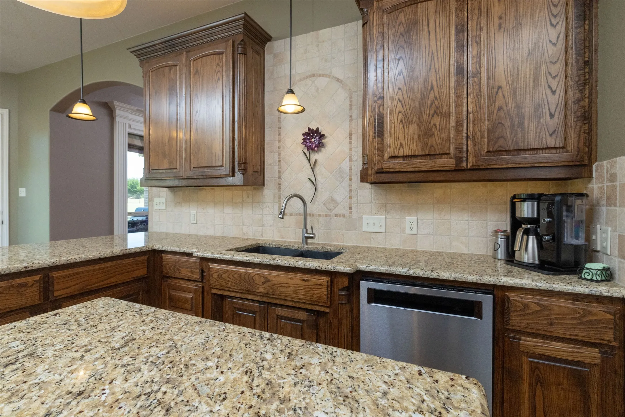 Single Family Residence For Sale in Tarrant County , 11082 Sarah Lane, Fort Worth, Texas 76179, 4 Bedroom, 3 Bathroom, 3 Garage spaces, 2,398 Sqft, built in 2006, mls#21347459, Real Estate Agent in Fort Worth, Homes For Sale in Tarrant county, Homes For Sale in Fort Worth, Realtor in Fort Worth Texas, Real Estate Brokerage Independent Realty Texas, Luminita Cordes Realtor