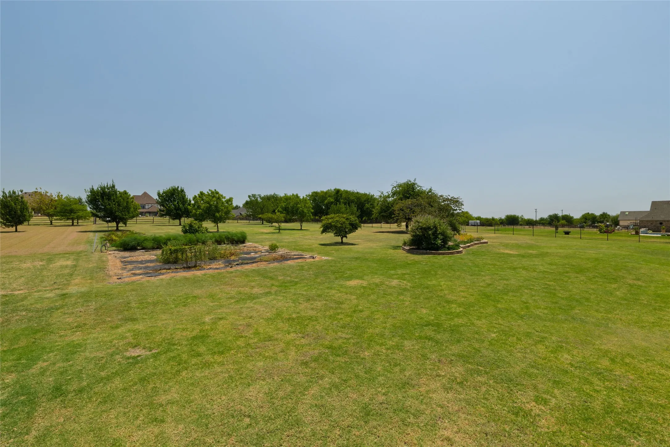 Single Family Residence For Sale in Tarrant County , 11082 Sarah Lane, Fort Worth, Texas 76179, 4 Bedroom, 3 Bathroom, 3 Garage spaces, 2,398 Sqft, built in 2006, mls#21347459, Real Estate Agent in Fort Worth, Homes For Sale in Tarrant county, Homes For Sale in Fort Worth, Realtor in Fort Worth Texas, Real Estate Brokerage Independent Realty Texas, Luminita Cordes Realtor