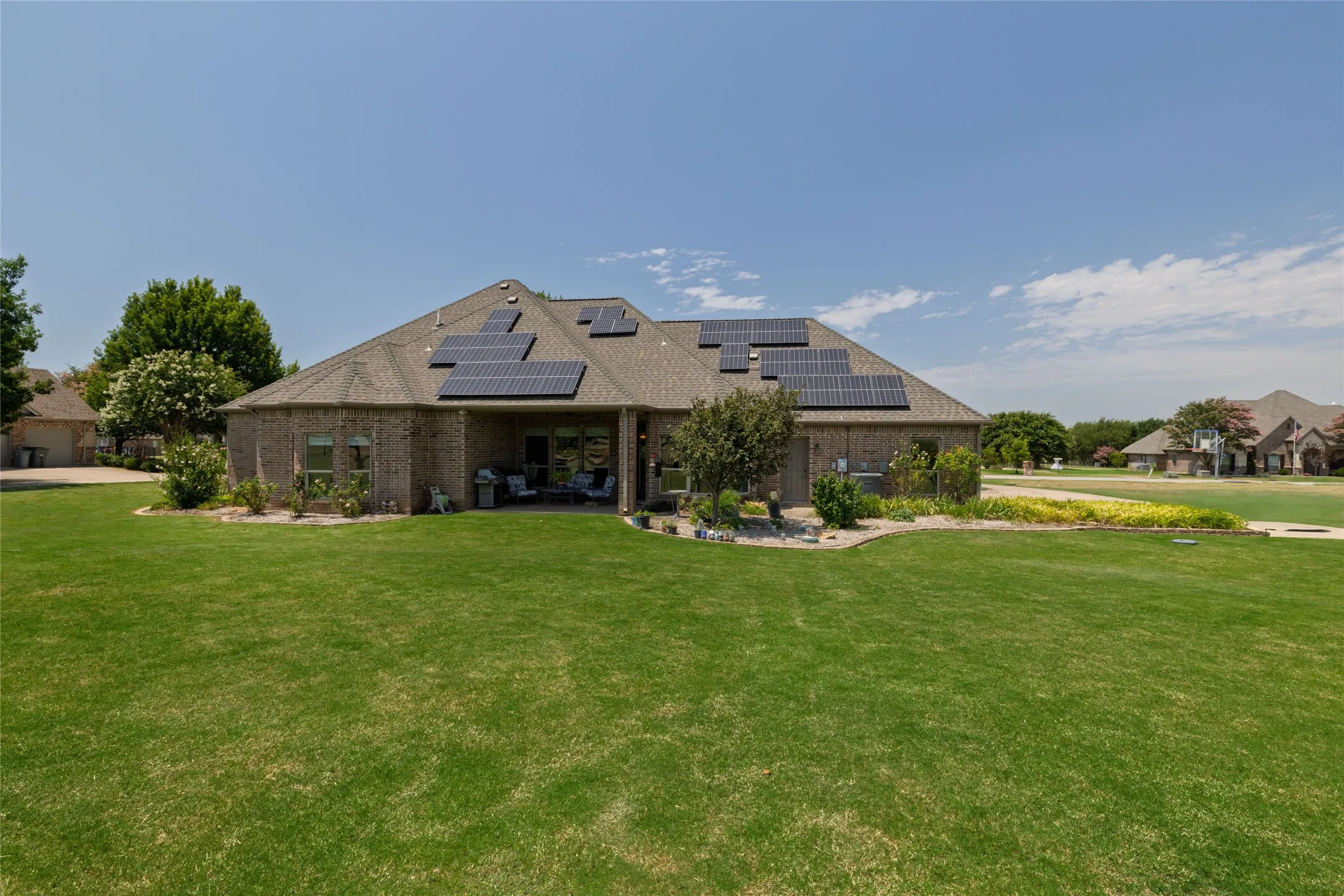 Single Family Residence For Sale in Tarrant County , 11082 Sarah Lane, Fort Worth, Texas 76179, 4 Bedroom, 3 Bathroom, 3 Garage spaces, 2,398 Sqft, built in 2006, mls#21347459, Real Estate Agent in Fort Worth, Homes For Sale in Tarrant county, Homes For Sale in Fort Worth, Realtor in Fort Worth Texas, Real Estate Brokerage Independent Realty Texas, Luminita Cordes Realtor