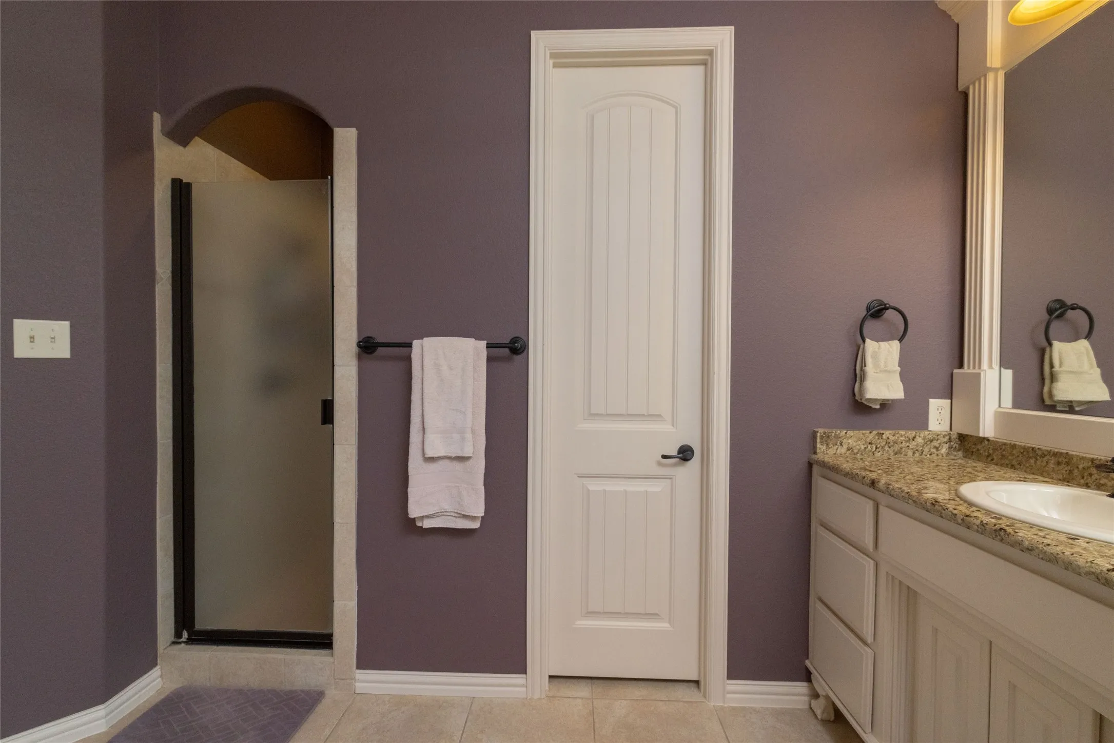 Single Family Residence For Sale in Tarrant County , 11082 Sarah Lane, Fort Worth, Texas 76179, 4 Bedroom, 3 Bathroom, 3 Garage spaces, 2,398 Sqft, built in 2006, mls#21347459, Real Estate Agent in Fort Worth, Homes For Sale in Tarrant county, Homes For Sale in Fort Worth, Realtor in Fort Worth Texas, Real Estate Brokerage Independent Realty Texas, Luminita Cordes Realtor