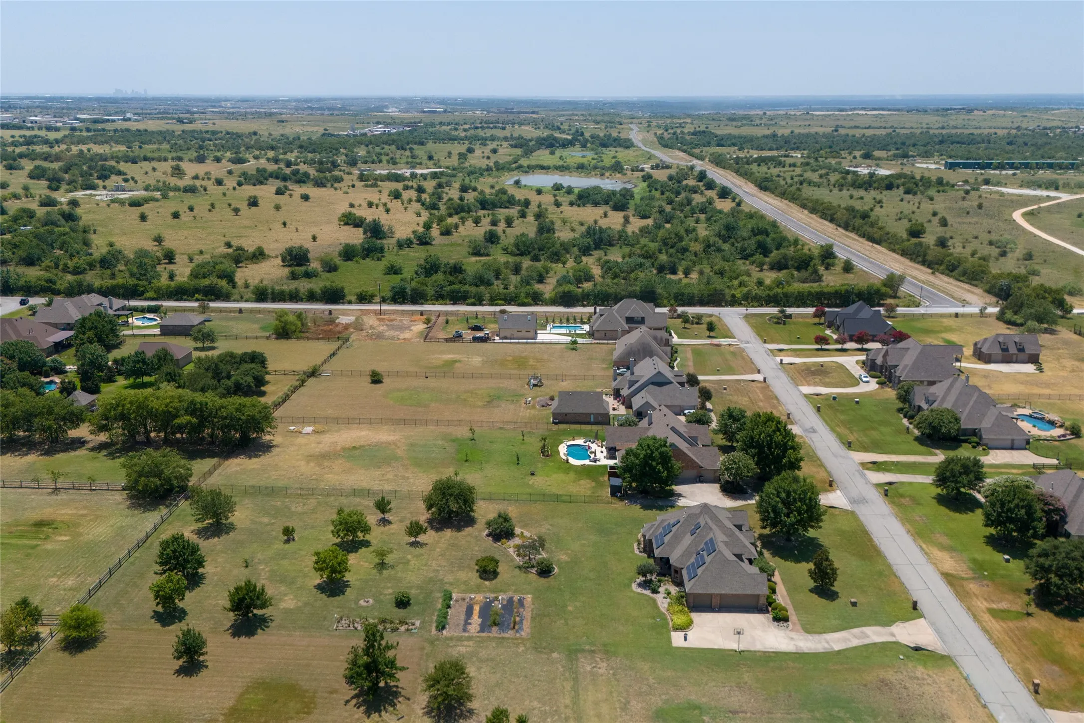 Single Family Residence For Sale in Tarrant County , 11082 Sarah Lane, Fort Worth, Texas 76179, 4 Bedroom, 3 Bathroom, 3 Garage spaces, 2,398 Sqft, built in 2006, mls#21347459, Real Estate Agent in Fort Worth, Homes For Sale in Tarrant county, Homes For Sale in Fort Worth, Realtor in Fort Worth Texas, Real Estate Brokerage Independent Realty Texas, Luminita Cordes Realtor