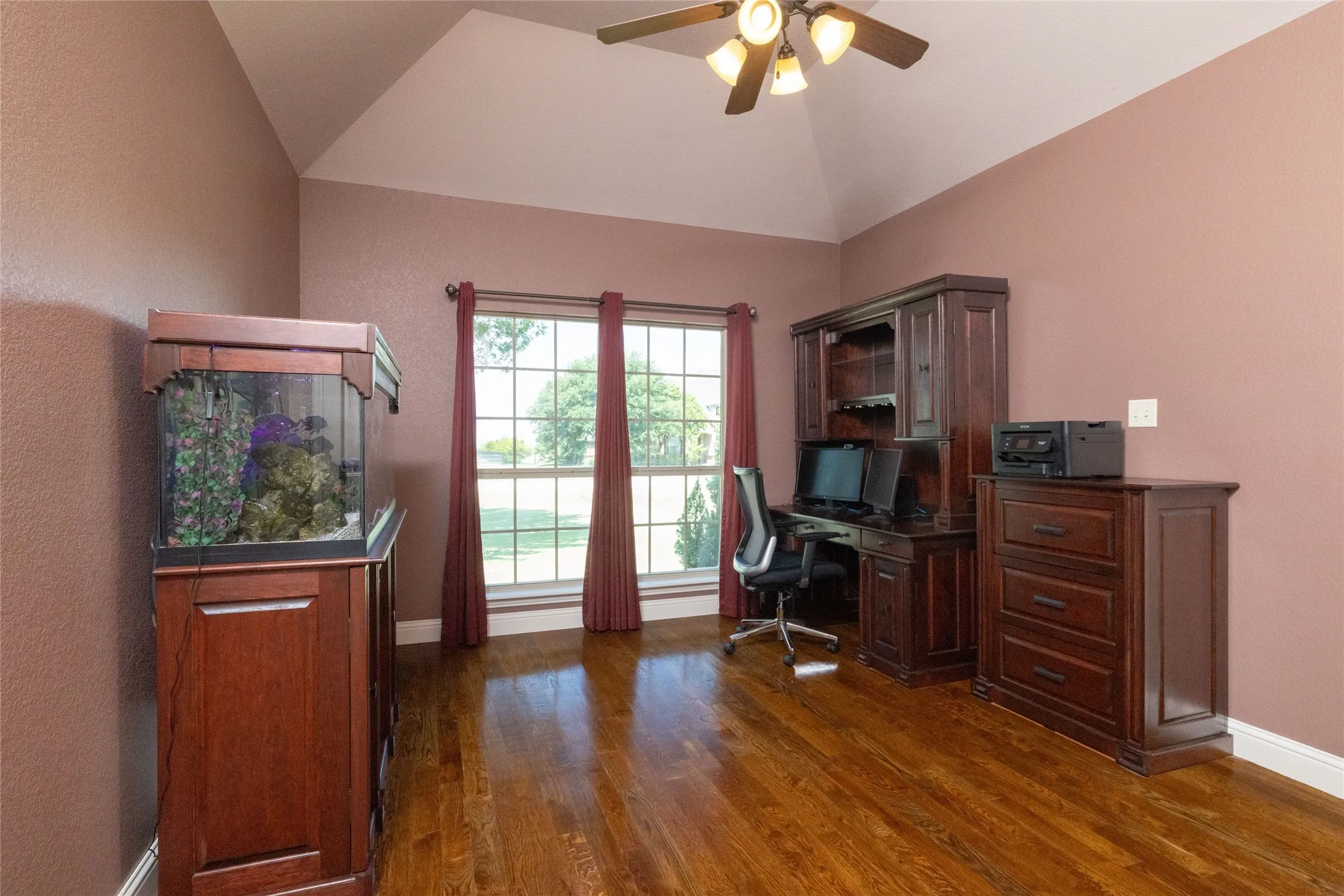 Single Family Residence For Sale in Tarrant County , 11082 Sarah Lane, Fort Worth, Texas 76179, 4 Bedroom, 3 Bathroom, 3 Garage spaces, 2,398 Sqft, built in 2006, mls#21347459, Real Estate Agent in Fort Worth, Homes For Sale in Tarrant county, Homes For Sale in Fort Worth, Realtor in Fort Worth Texas, Real Estate Brokerage Independent Realty Texas, Luminita Cordes Realtor