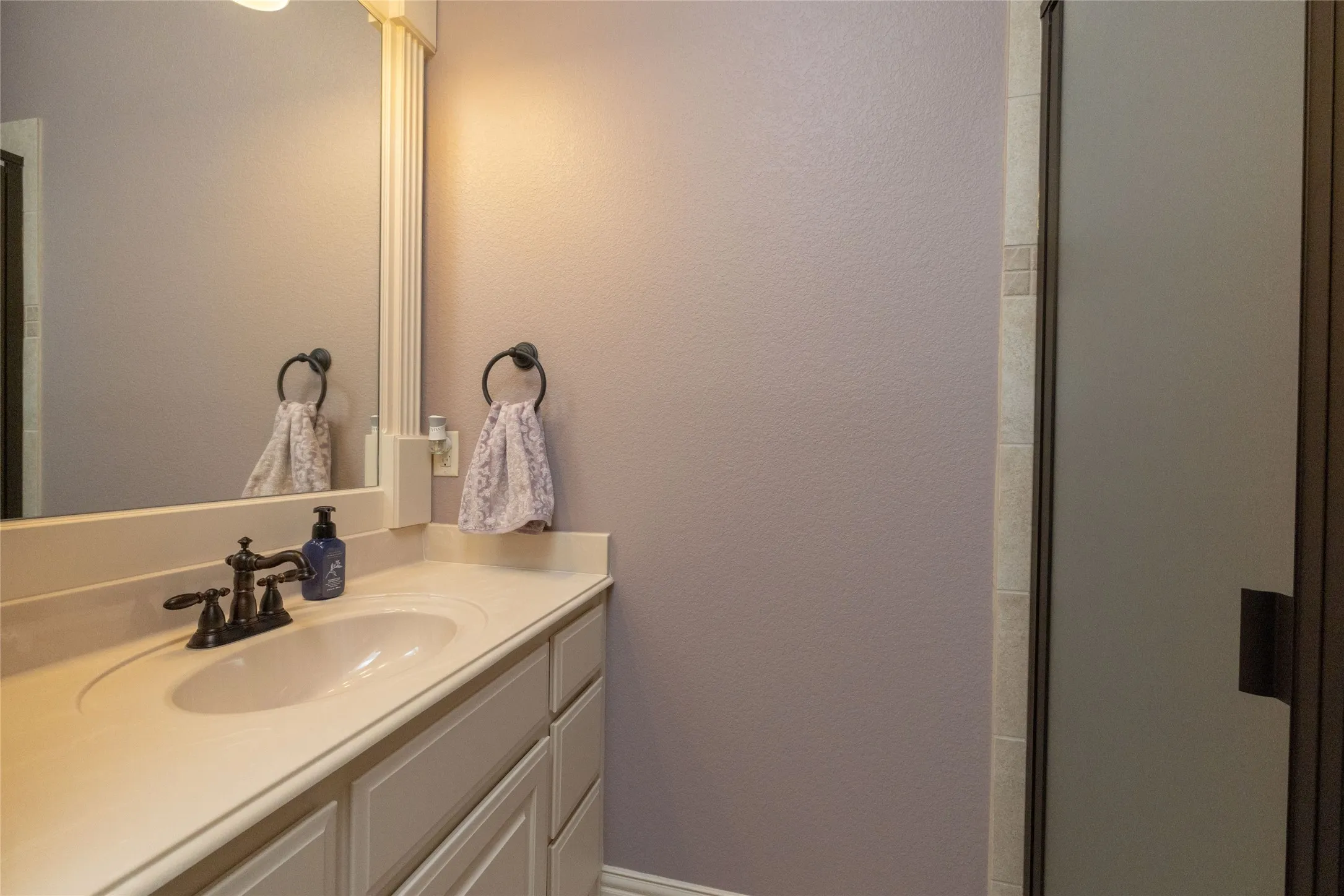Single Family Residence For Sale in Tarrant County , 11082 Sarah Lane, Fort Worth, Texas 76179, 4 Bedroom, 3 Bathroom, 3 Garage spaces, 2,398 Sqft, built in 2006, mls#21347459, Real Estate Agent in Fort Worth, Homes For Sale in Tarrant county, Homes For Sale in Fort Worth, Realtor in Fort Worth Texas, Real Estate Brokerage Independent Realty Texas, Luminita Cordes Realtor