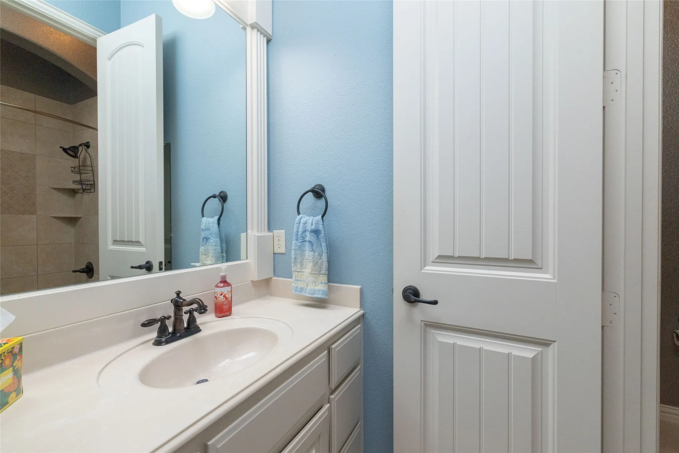 Single Family Residence For Sale in Tarrant County , 11082 Sarah Lane, Fort Worth, Texas 76179, 4 Bedroom, 3 Bathroom, 3 Garage spaces, 2,398 Sqft, built in 2006, mls#21347459, Real Estate Agent in Fort Worth, Homes For Sale in Tarrant county, Homes For Sale in Fort Worth, Realtor in Fort Worth Texas, Real Estate Brokerage Independent Realty Texas, Luminita Cordes Realtor