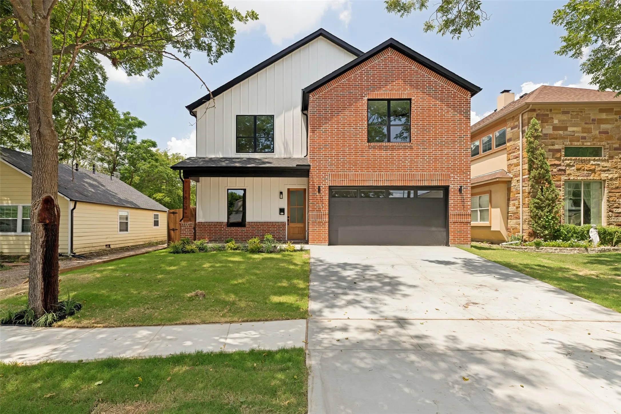 Single Family Residence For Sale in Collin County , 1613 N Bradley Street, Mc Kinney, Texas 75069, 5 Bedroom, 4 Bathroom, 2 Garage spaces, 3,460 Sqft, built in 2026, mls#21341865, Real Estate Agent in Mc Kinney, Homes For Sale in Collin county, Homes For Sale in Mc Kinney, Realtor in Mc Kinney Texas, Real Estate Brokerage Independent Realty Texas, Luminita Cordes Realtor