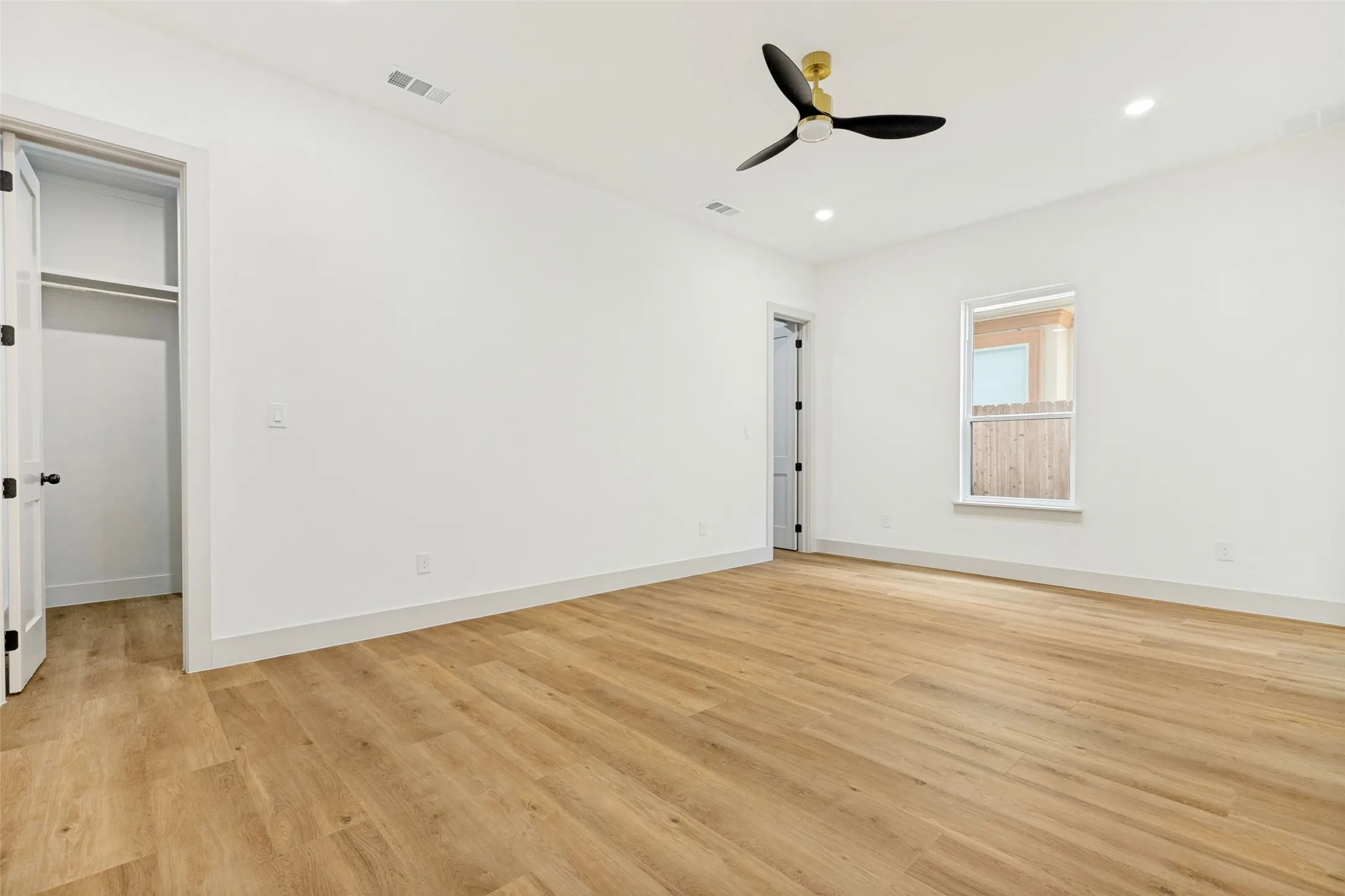 Single Family Residence For Sale in Collin County , 1613 N Bradley Street, Mc Kinney, Texas 75069, 5 Bedroom, 4 Bathroom, 2 Garage spaces, 3,460 Sqft, built in 2026, mls#21341865, Real Estate Agent in Mc Kinney, Homes For Sale in Collin county, Homes For Sale in Mc Kinney, Realtor in Mc Kinney Texas, Real Estate Brokerage Independent Realty Texas, Luminita Cordes Realtor