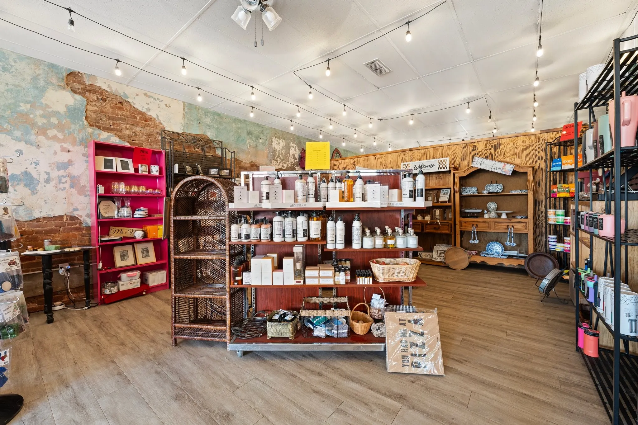 Retail For Sale in Comanche County , 133 N Texas Street, De Leon, Texas 76444, 0, 0, Garage spaces, 0 Sqft, built in 1919, mls#21347641, Real Estate Agent in De Leon, Homes For Sale in Comanche county, Homes For Sale in De Leon, Realtor in De Leon Texas, Real Estate Brokerage Independent Realty Texas, Luminita Cordes Realtor