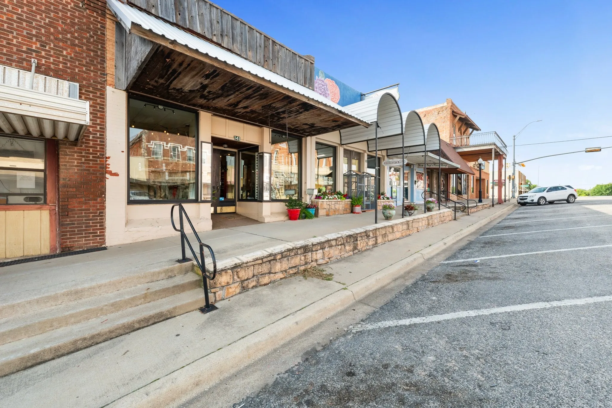 Retail For Sale in Comanche County , 133 N Texas Street, De Leon, Texas 76444, 0, 0, Garage spaces, 0 Sqft, built in 1919, mls#21347641, Real Estate Agent in De Leon, Homes For Sale in Comanche county, Homes For Sale in De Leon, Realtor in De Leon Texas, Real Estate Brokerage Independent Realty Texas, Luminita Cordes Realtor