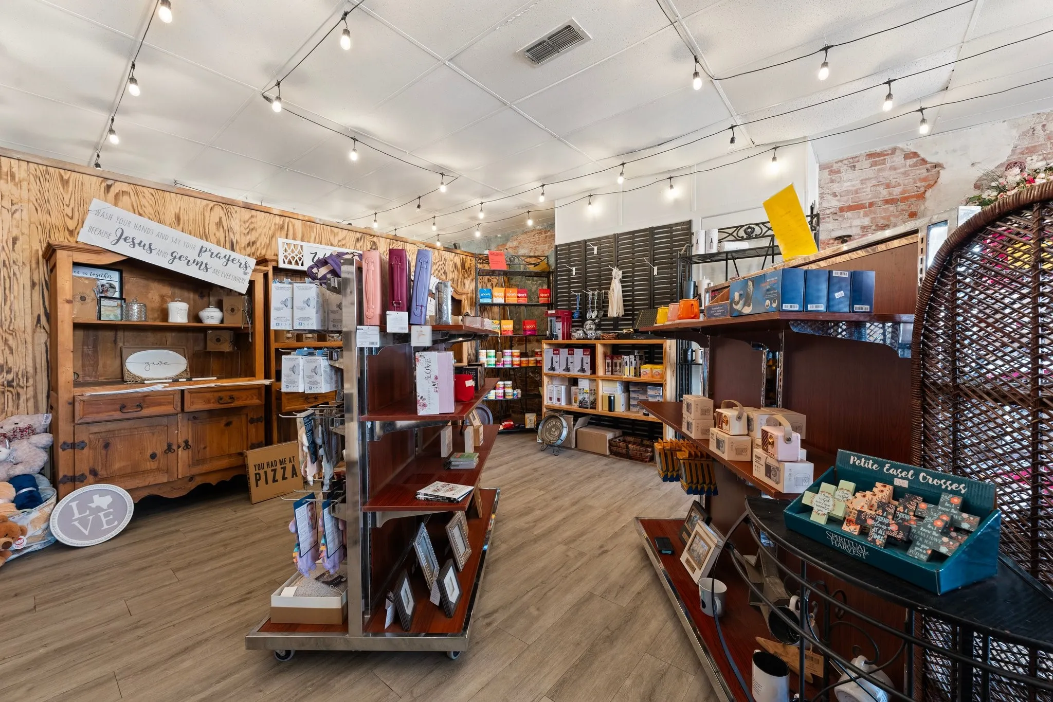 Retail For Sale in Comanche County , 133 N Texas Street, De Leon, Texas 76444, 0, 0, Garage spaces, 0 Sqft, built in 1919, mls#21347641, Real Estate Agent in De Leon, Homes For Sale in Comanche county, Homes For Sale in De Leon, Realtor in De Leon Texas, Real Estate Brokerage Independent Realty Texas, Luminita Cordes Realtor