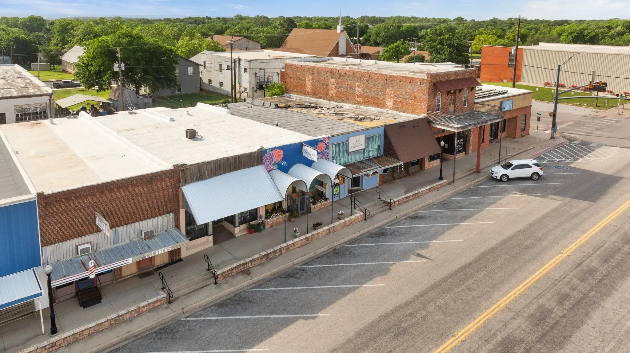 Retail For Sale in Comanche County , 133 N Texas Street, De Leon, Texas 76444, 0, 0, Garage spaces, 0 Sqft, built in 1919, mls#21347641, Real Estate Agent in De Leon, Homes For Sale in Comanche county, Homes For Sale in De Leon, Realtor in De Leon Texas, Real Estate Brokerage Independent Realty Texas, Luminita Cordes Realtor