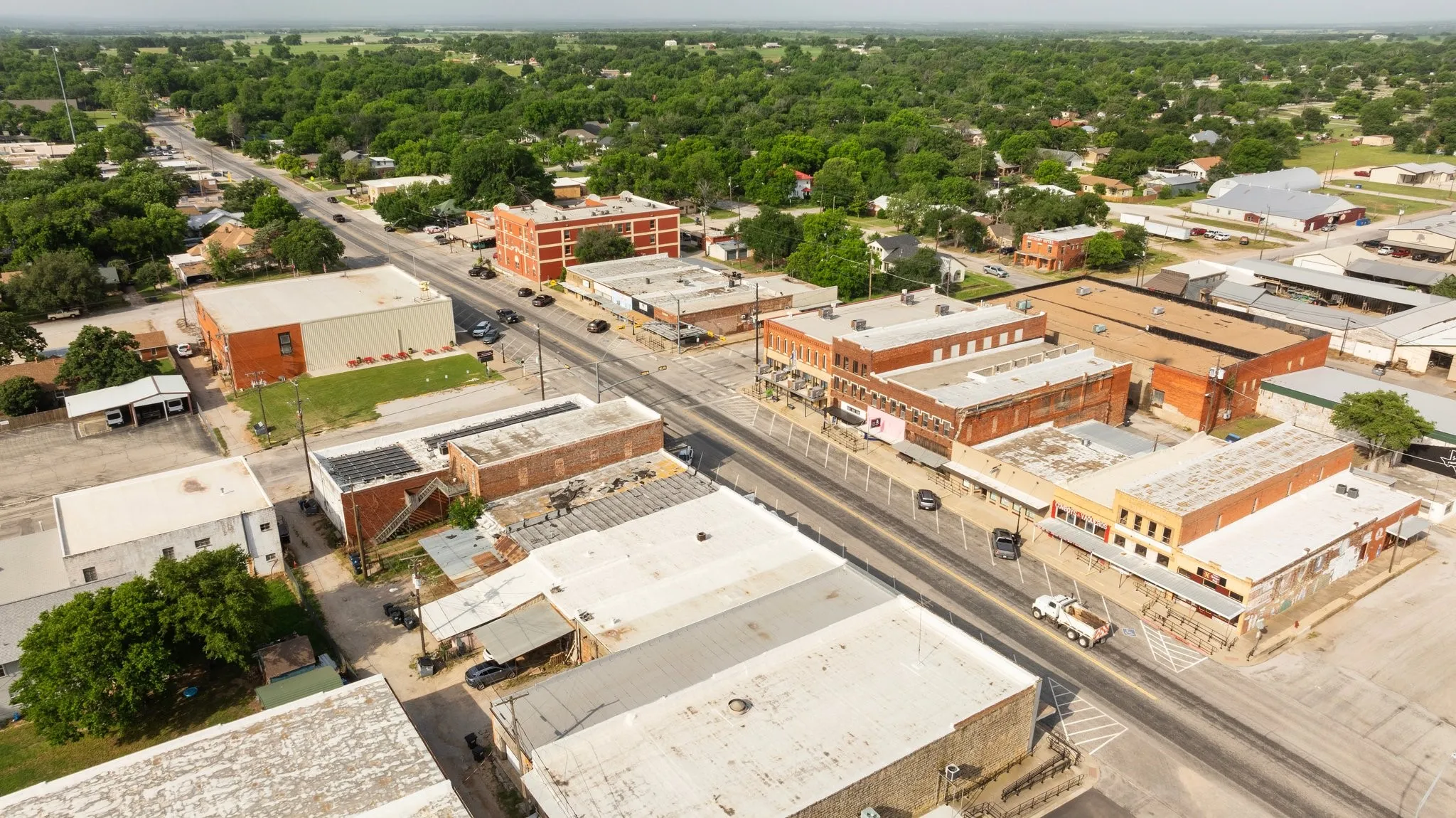 Retail For Sale in Comanche County , 133 N Texas Street, De Leon, Texas 76444, 0, 0, Garage spaces, 0 Sqft, built in 1919, mls#21347641, Real Estate Agent in De Leon, Homes For Sale in Comanche county, Homes For Sale in De Leon, Realtor in De Leon Texas, Real Estate Brokerage Independent Realty Texas, Luminita Cordes Realtor
