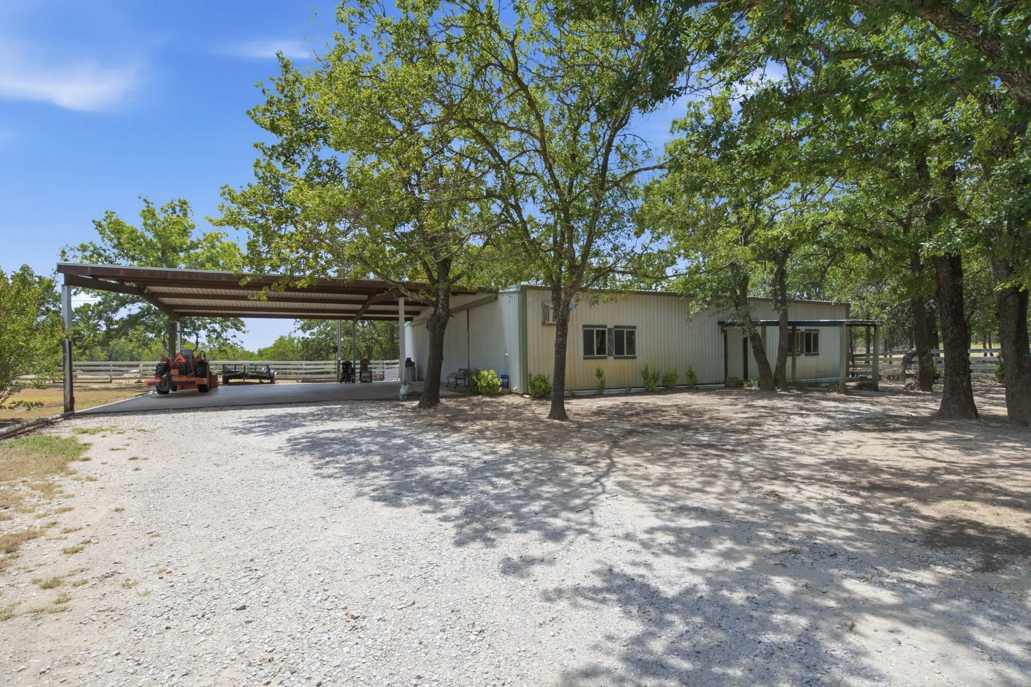 Manufactured Home For Sale in Wise County , 803 Spring Valley Road, Paradise, Texas 76073, 3 Bedroom, 2 Bathroom, Garage spaces, 1,456 Sqft, built in 1986, mls#21347541, Real Estate Agent in Paradise, Homes For Sale in Wise county, Homes For Sale in Paradise, Realtor in Paradise Texas, Real Estate Brokerage Independent Realty Texas, Luminita Cordes Realtor