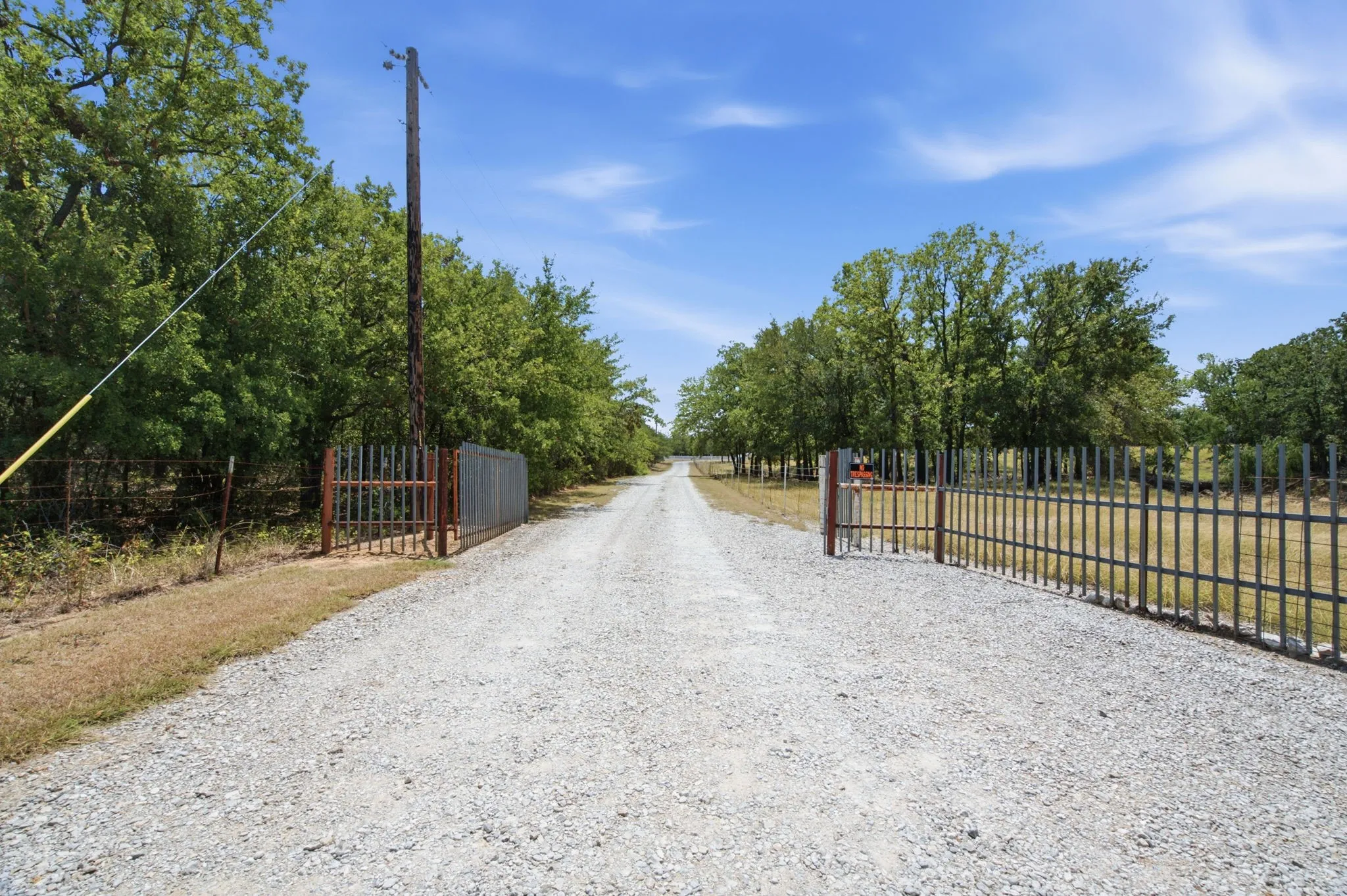 Manufactured Home For Sale in Wise County , 803 Spring Valley Road, Paradise, Texas 76073, 3 Bedroom, 2 Bathroom, Garage spaces, 1,456 Sqft, built in 1986, mls#21347541, Real Estate Agent in Paradise, Homes For Sale in Wise county, Homes For Sale in Paradise, Realtor in Paradise Texas, Real Estate Brokerage Independent Realty Texas, Luminita Cordes Realtor
