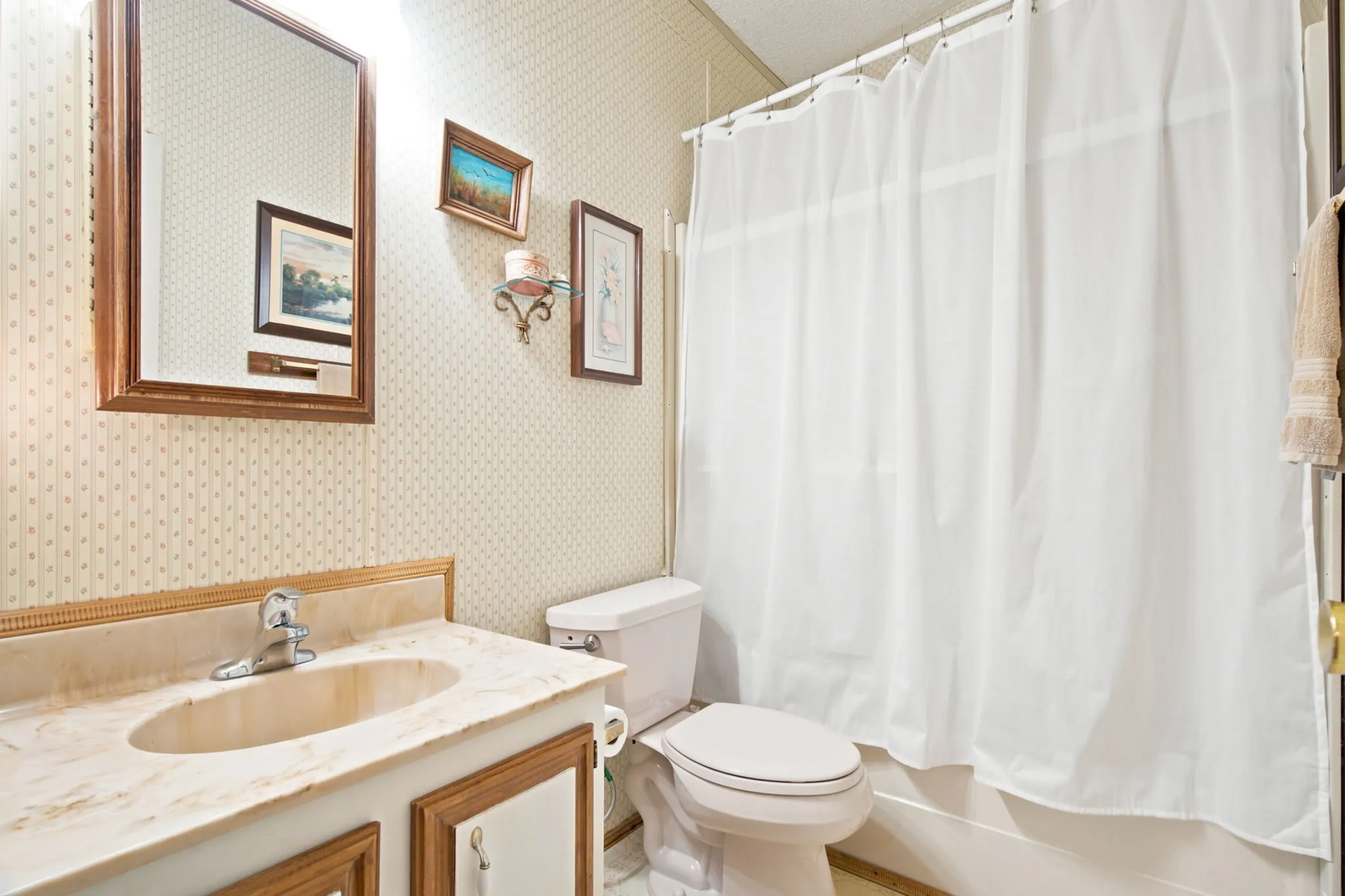 Manufactured Home For Sale in Wise County , 803 Spring Valley Road, Paradise, Texas 76073, 3 Bedroom, 2 Bathroom, Garage spaces, 1,456 Sqft, built in 1986, mls#21347541, Real Estate Agent in Paradise, Homes For Sale in Wise county, Homes For Sale in Paradise, Realtor in Paradise Texas, Real Estate Brokerage Independent Realty Texas, Luminita Cordes Realtor