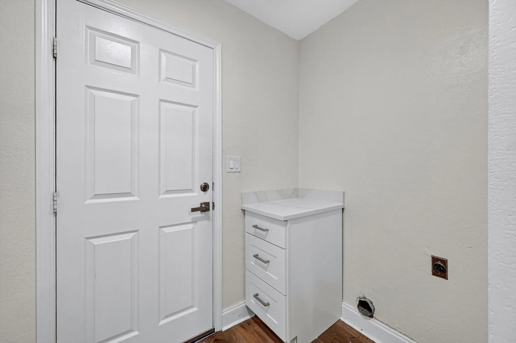 Single Family Residence For Rent in Tarrant County , 4610 Bellefontaine Court, Arlington, Texas 76017, 4 Bedroom, 2 Bathroom, 2 Garage spaces, 2,233 Sqft, built in 1979, mls#21345586, Real Estate Agent in Arlington, Homes For Rent in Tarrant county, Homes For Rent in Arlington, Realtor in Arlington Texas, Real Estate Brokerage Independent Realty Texas, Luminita Cordes Realtor