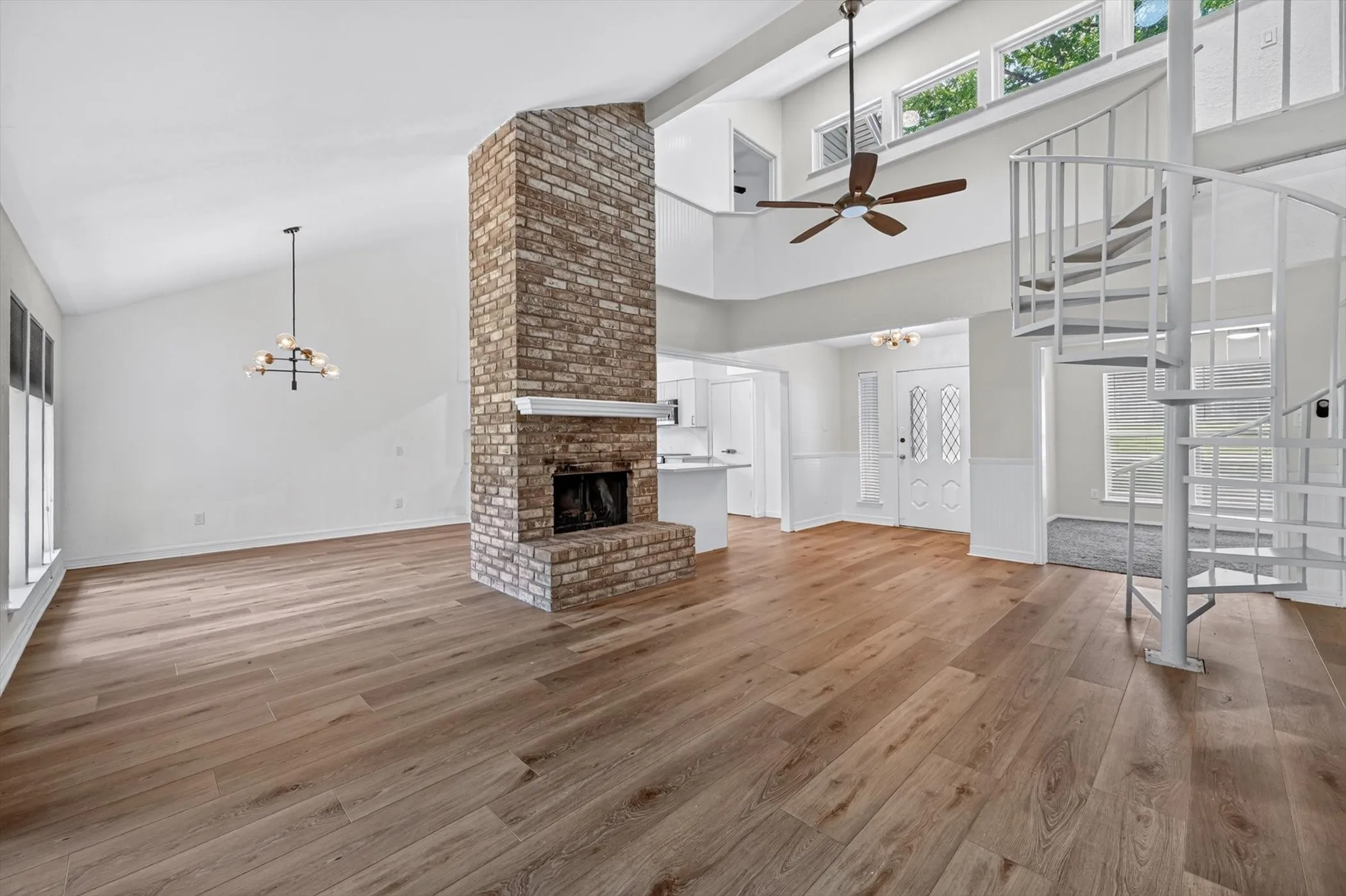 Single Family Residence For Rent in Tarrant County , 4610 Bellefontaine Court, Arlington, Texas 76017, 4 Bedroom, 2 Bathroom, 2 Garage spaces, 2,233 Sqft, built in 1979, mls#21345586, Real Estate Agent in Arlington, Homes For Rent in Tarrant county, Homes For Rent in Arlington, Realtor in Arlington Texas, Real Estate Brokerage Independent Realty Texas, Luminita Cordes Realtor