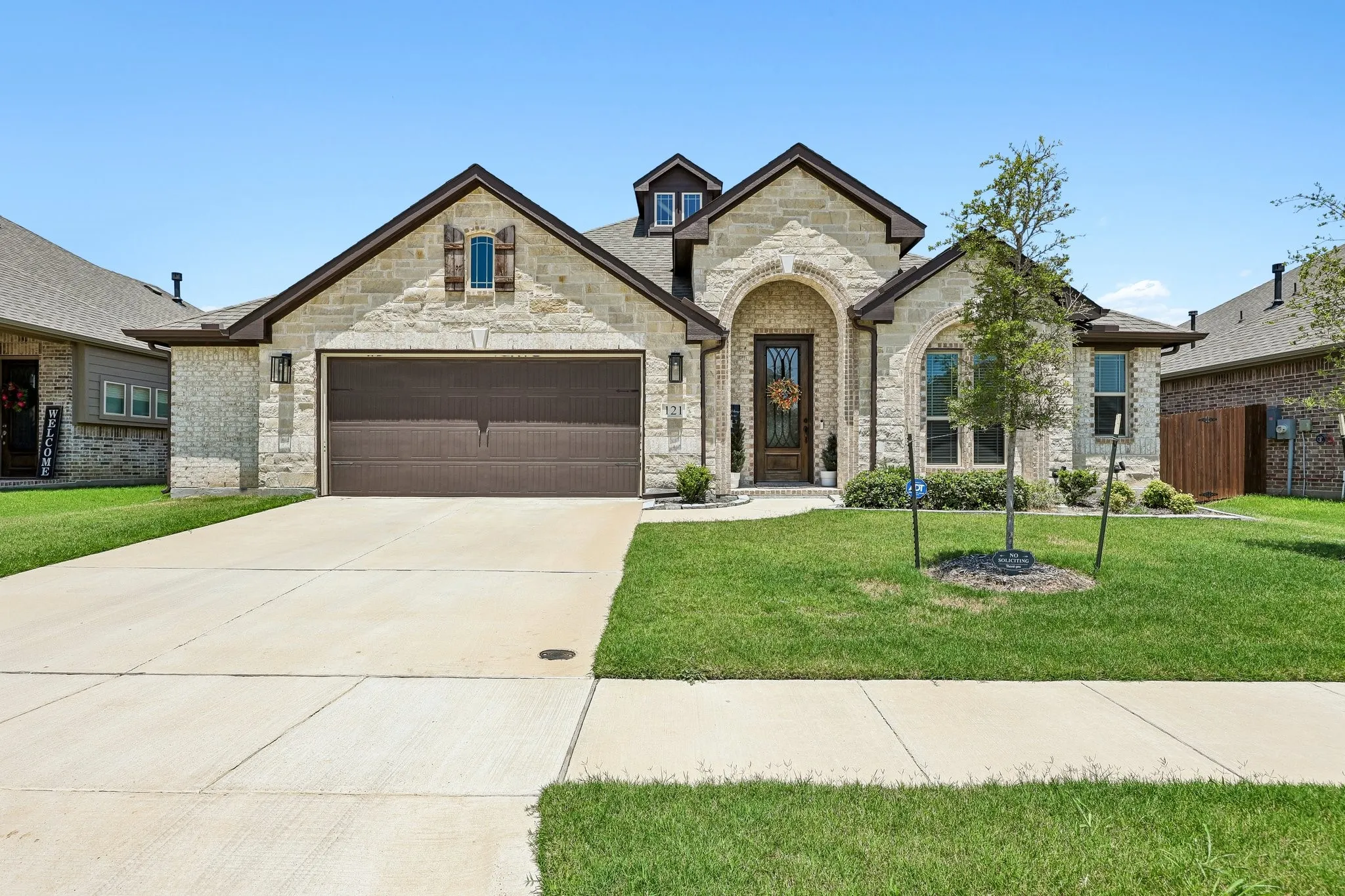 Single Family Residence For Sale in Ellis County , 121 Claywood Drive, Glenn Heights, Texas 75154, 4 Bedroom, 2 Bathroom, 2 Garage spaces, 2,243 Sqft, built in 2023, Price $439,999, mls#21341852, Real Estate Agent in Glenn Heights, Homes For Sale in Ellis county, Homes For Sale in Glenn Heights, Realtor in Glenn Heights Texas, Real Estate Brokerage Independent Realty Texas, Luminita Cordes Realtor
