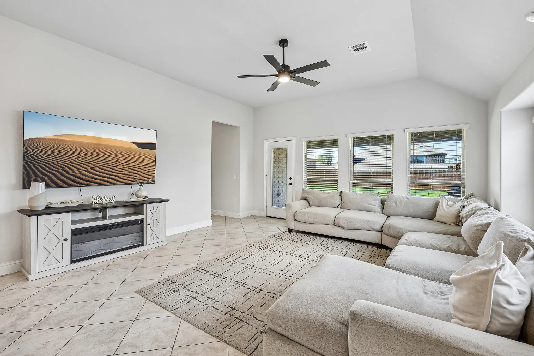 Single Family Residence For Sale in Ellis County , 121 Claywood Drive, Glenn Heights, Texas 75154, 4 Bedroom, 2 Bathroom, 2 Garage spaces, 2,243 Sqft, built in 2023, Price $439,999, mls#21341852, Real Estate Agent in Glenn Heights, Homes For Sale in Ellis county, Homes For Sale in Glenn Heights, Realtor in Glenn Heights Texas, Real Estate Brokerage Independent Realty Texas, Luminita Cordes Realtor