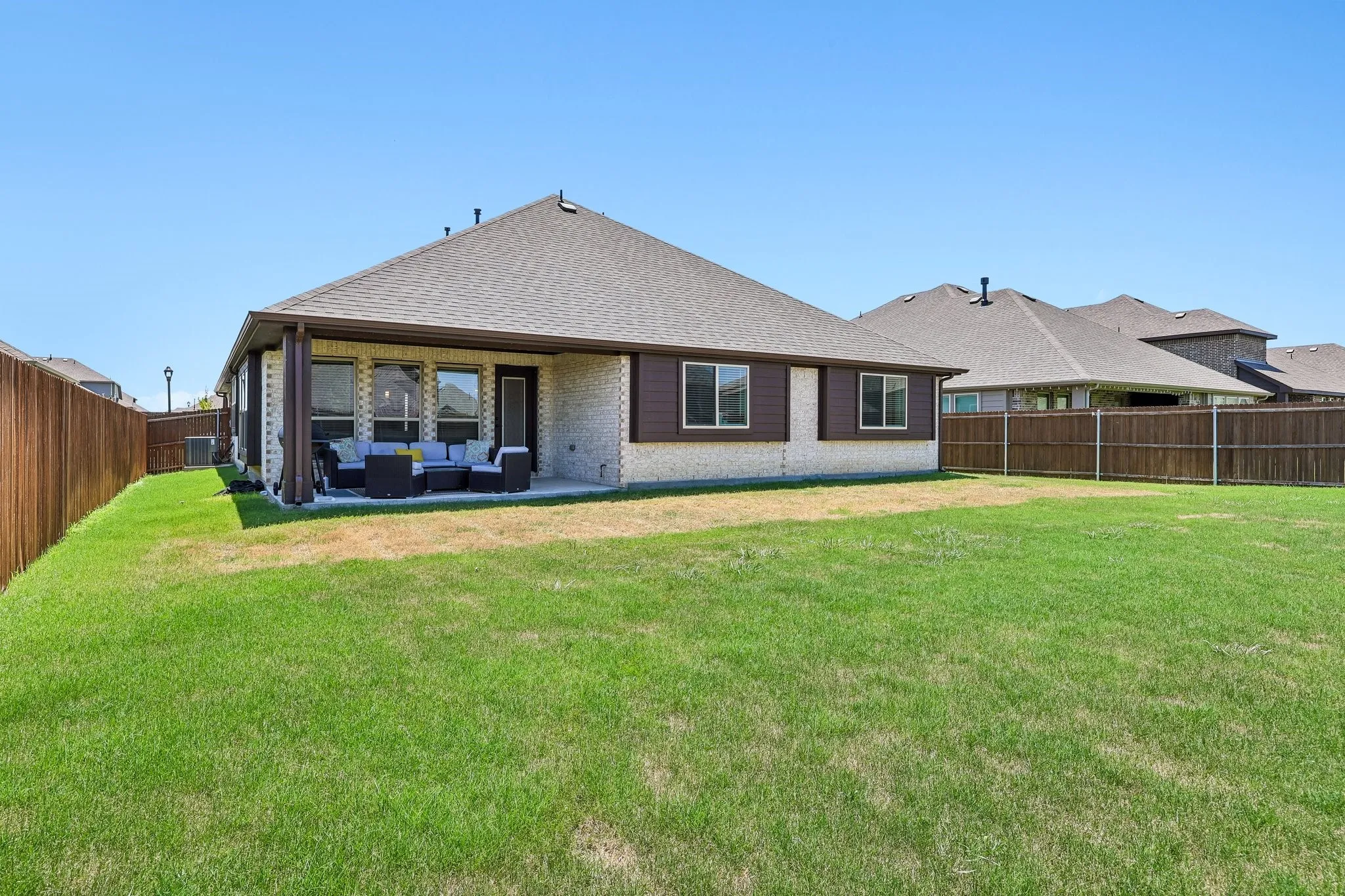 Single Family Residence For Sale in Ellis County , 121 Claywood Drive, Glenn Heights, Texas 75154, 4 Bedroom, 2 Bathroom, 2 Garage spaces, 2,243 Sqft, built in 2023, Price $439,999, mls#21341852, Real Estate Agent in Glenn Heights, Homes For Sale in Ellis county, Homes For Sale in Glenn Heights, Realtor in Glenn Heights Texas, Real Estate Brokerage Independent Realty Texas, Luminita Cordes Realtor