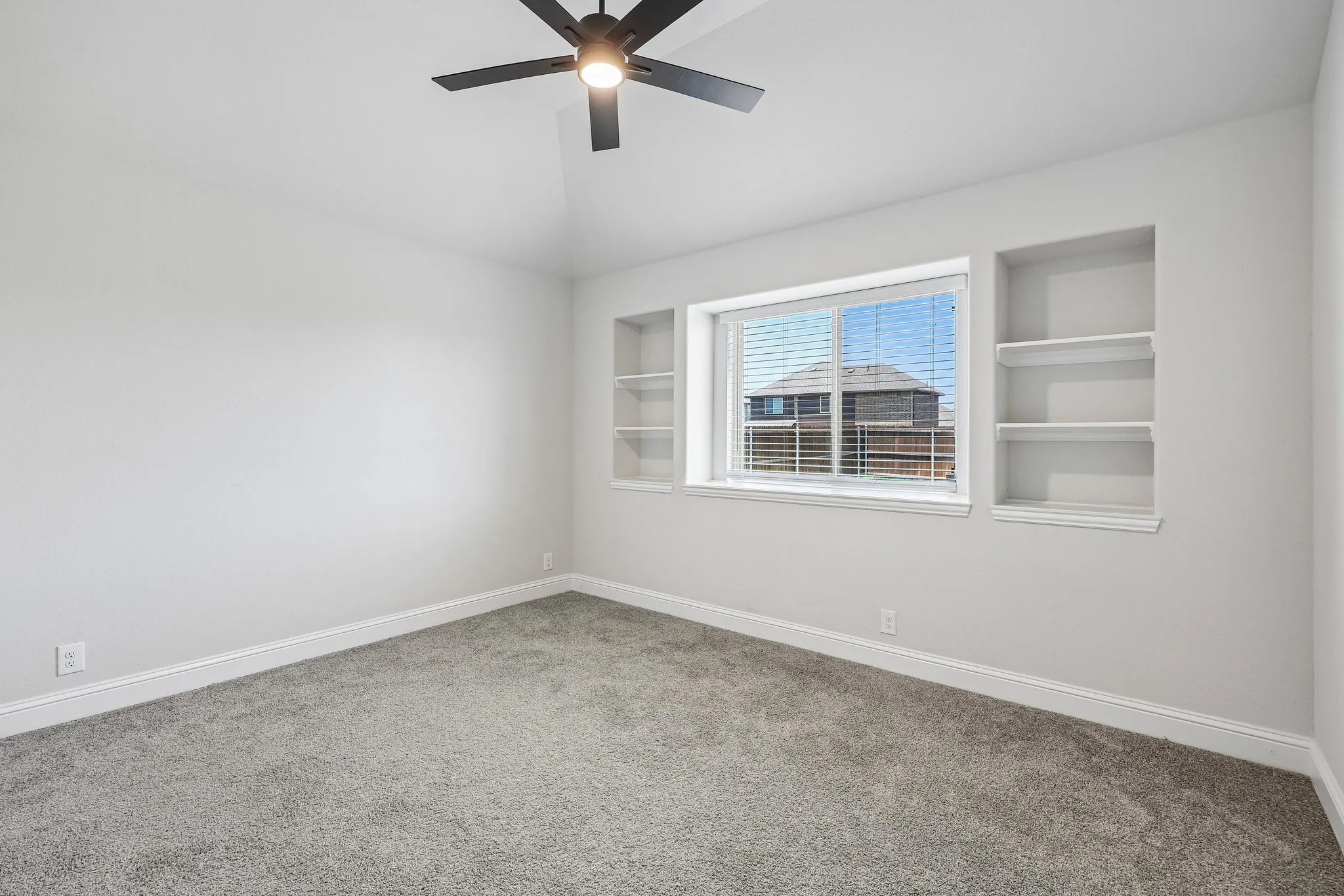 Single Family Residence For Sale in Ellis County , 121 Claywood Drive, Glenn Heights, Texas 75154, 4 Bedroom, 2 Bathroom, 2 Garage spaces, 2,243 Sqft, built in 2023, Price $439,999, mls#21341852, Real Estate Agent in Glenn Heights, Homes For Sale in Ellis county, Homes For Sale in Glenn Heights, Realtor in Glenn Heights Texas, Real Estate Brokerage Independent Realty Texas, Luminita Cordes Realtor