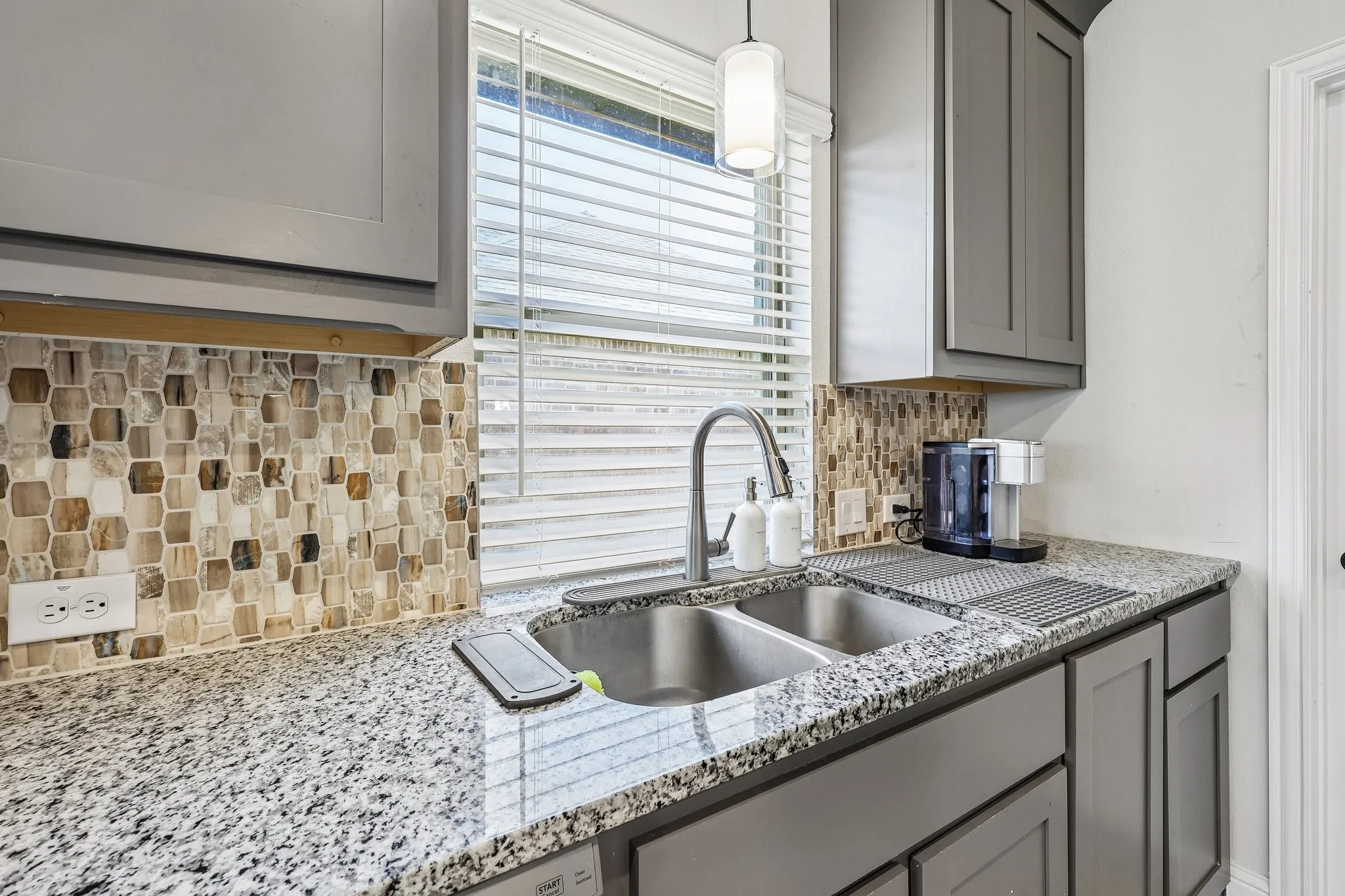 Single Family Residence For Sale in Ellis County , 121 Claywood Drive, Glenn Heights, Texas 75154, 4 Bedroom, 2 Bathroom, 2 Garage spaces, 2,243 Sqft, built in 2023, Price $439,999, mls#21341852, Real Estate Agent in Glenn Heights, Homes For Sale in Ellis county, Homes For Sale in Glenn Heights, Realtor in Glenn Heights Texas, Real Estate Brokerage Independent Realty Texas, Luminita Cordes Realtor