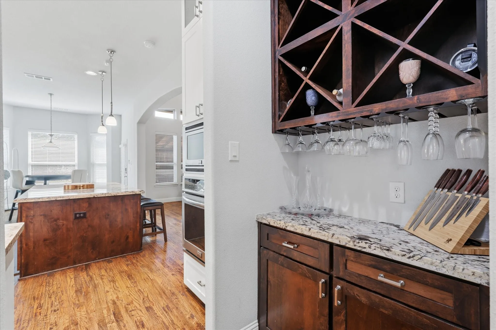 Single Family Residence For Sale in Collin County , 1140 Norfolk Drive, Prosper, Texas 75078, 5 Bedroom, 4 Bathroom, 2 Garage spaces, 3,807 Sqft, built in 2016, mls#21346864, Real Estate Agent in Prosper, Homes For Sale in Collin county, Homes For Sale in Prosper, Realtor in Prosper Texas, Real Estate Brokerage Independent Realty Texas, Luminita Cordes Realtor