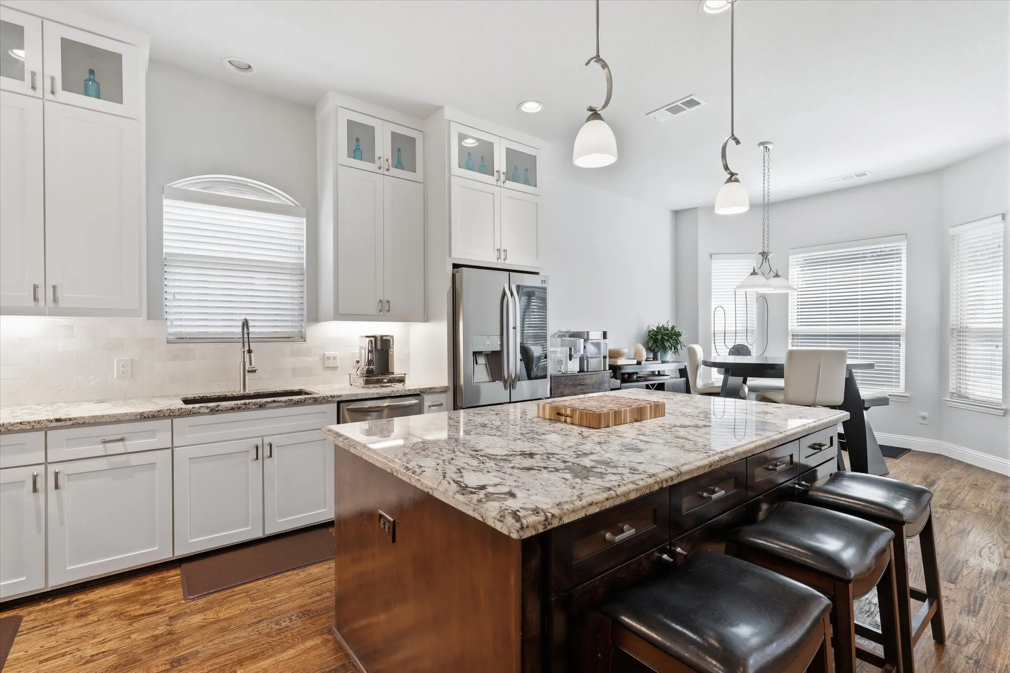 Single Family Residence For Sale in Collin County , 1140 Norfolk Drive, Prosper, Texas 75078, 5 Bedroom, 4 Bathroom, 2 Garage spaces, 3,807 Sqft, built in 2016, mls#21346864, Real Estate Agent in Prosper, Homes For Sale in Collin county, Homes For Sale in Prosper, Realtor in Prosper Texas, Real Estate Brokerage Independent Realty Texas, Luminita Cordes Realtor