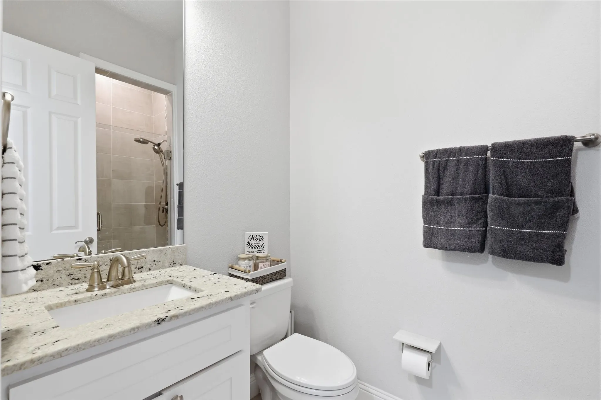 Single Family Residence For Sale in Collin County , 1140 Norfolk Drive, Prosper, Texas 75078, 5 Bedroom, 4 Bathroom, 2 Garage spaces, 3,807 Sqft, built in 2016, mls#21346864, Real Estate Agent in Prosper, Homes For Sale in Collin county, Homes For Sale in Prosper, Realtor in Prosper Texas, Real Estate Brokerage Independent Realty Texas, Luminita Cordes Realtor