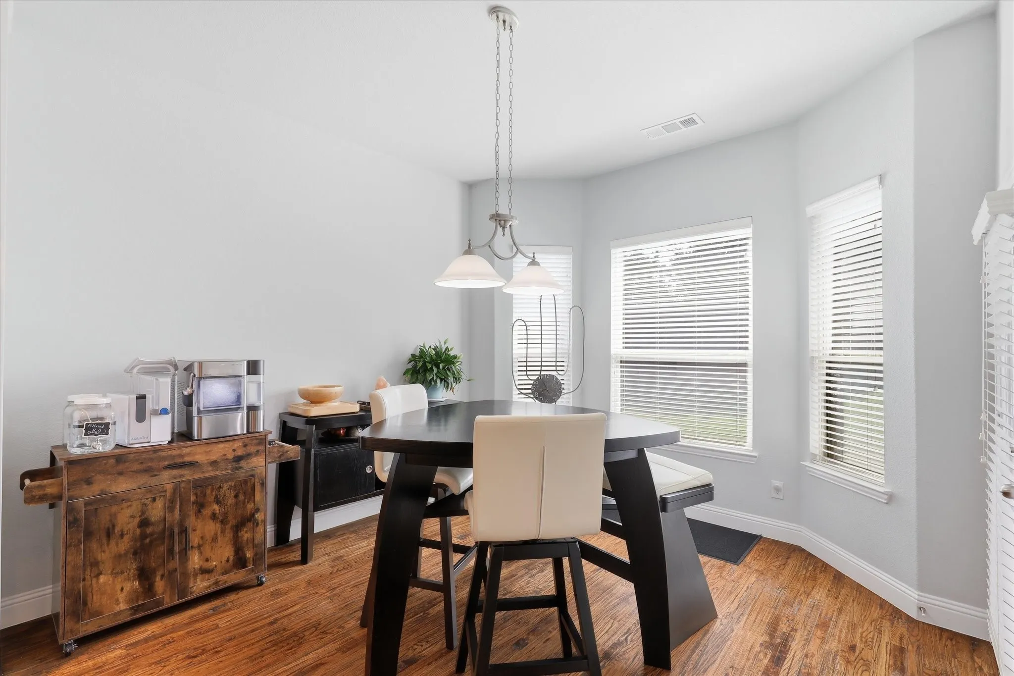 Single Family Residence For Sale in Collin County , 1140 Norfolk Drive, Prosper, Texas 75078, 5 Bedroom, 4 Bathroom, 2 Garage spaces, 3,807 Sqft, built in 2016, mls#21346864, Real Estate Agent in Prosper, Homes For Sale in Collin county, Homes For Sale in Prosper, Realtor in Prosper Texas, Real Estate Brokerage Independent Realty Texas, Luminita Cordes Realtor