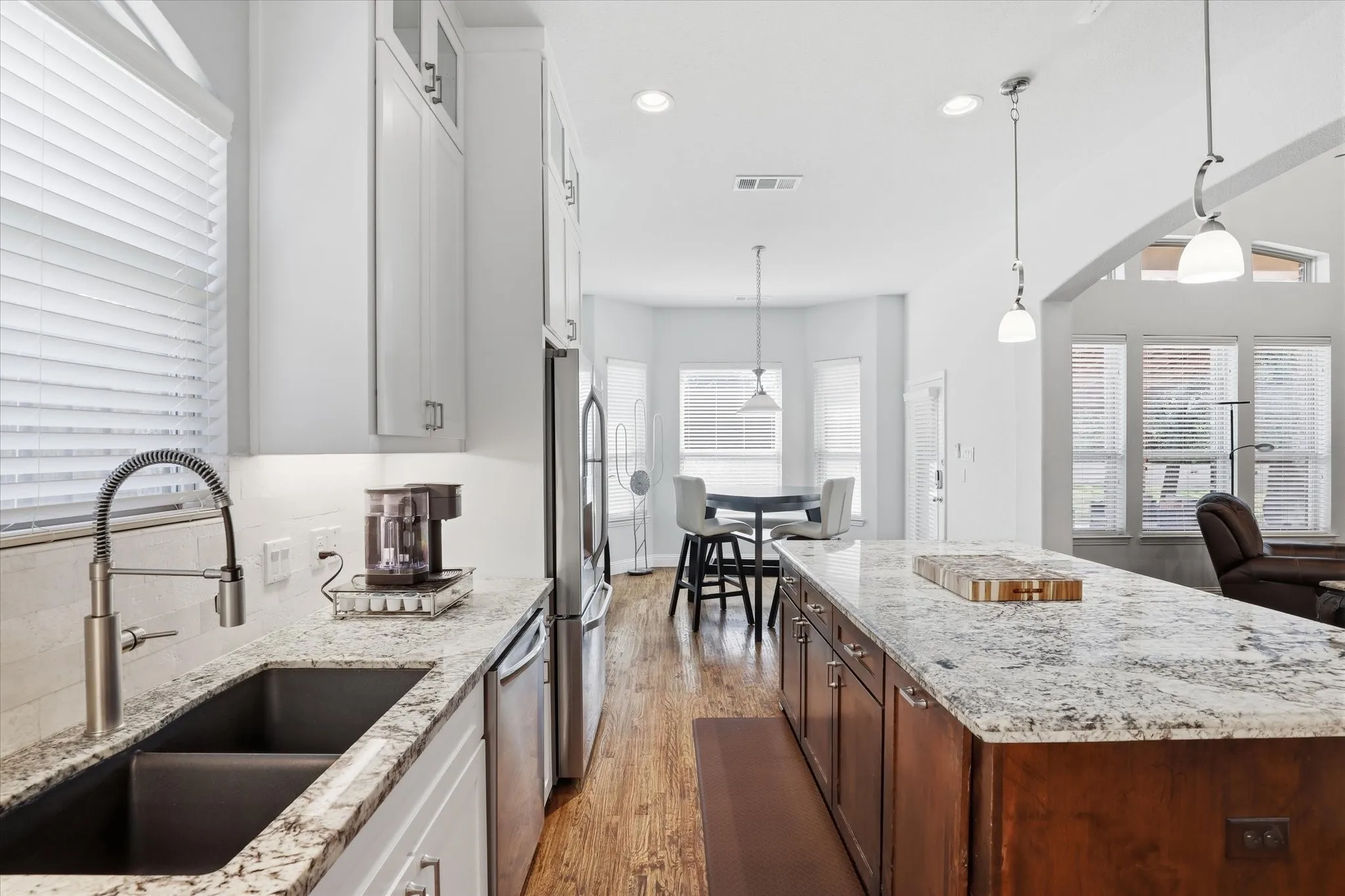 Single Family Residence For Sale in Collin County , 1140 Norfolk Drive, Prosper, Texas 75078, 5 Bedroom, 4 Bathroom, 2 Garage spaces, 3,807 Sqft, built in 2016, mls#21346864, Real Estate Agent in Prosper, Homes For Sale in Collin county, Homes For Sale in Prosper, Realtor in Prosper Texas, Real Estate Brokerage Independent Realty Texas, Luminita Cordes Realtor