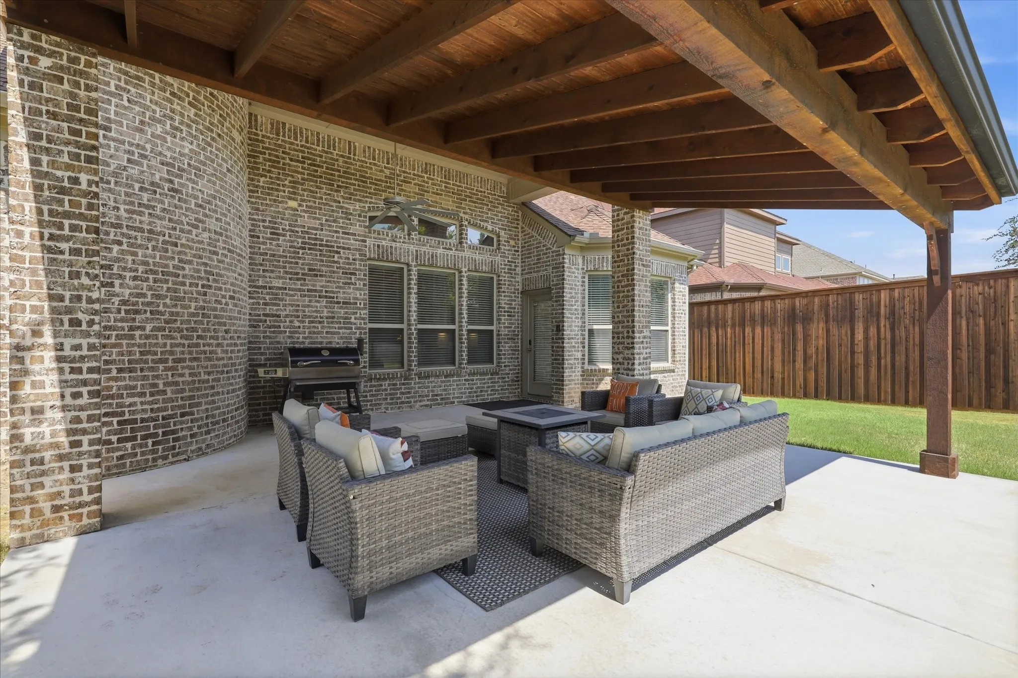 Single Family Residence For Sale in Collin County , 1140 Norfolk Drive, Prosper, Texas 75078, 5 Bedroom, 4 Bathroom, 2 Garage spaces, 3,807 Sqft, built in 2016, mls#21346864, Real Estate Agent in Prosper, Homes For Sale in Collin county, Homes For Sale in Prosper, Realtor in Prosper Texas, Real Estate Brokerage Independent Realty Texas, Luminita Cordes Realtor