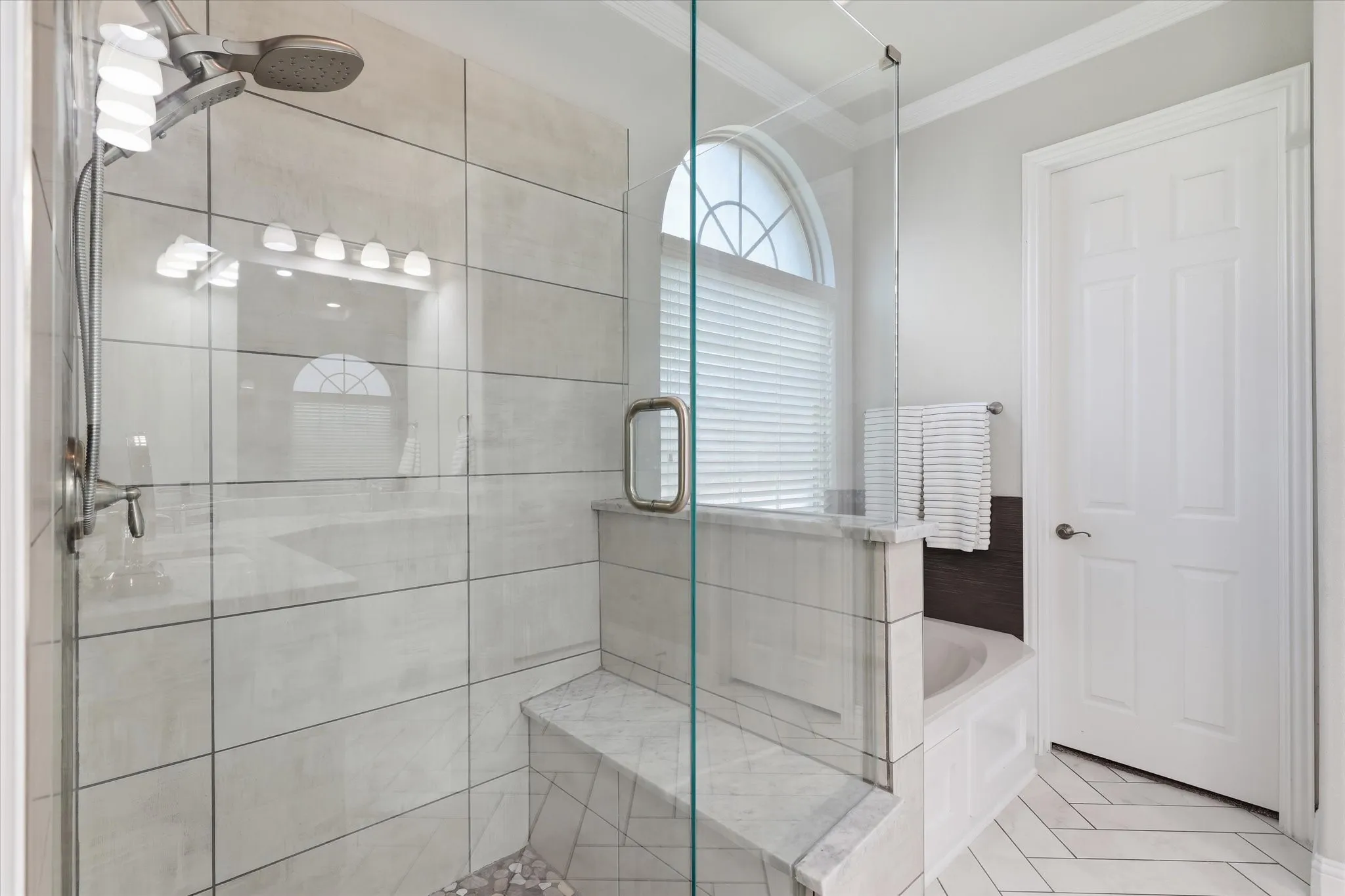 Single Family Residence For Sale in Collin County , 1140 Norfolk Drive, Prosper, Texas 75078, 5 Bedroom, 4 Bathroom, 2 Garage spaces, 3,807 Sqft, built in 2016, mls#21346864, Real Estate Agent in Prosper, Homes For Sale in Collin county, Homes For Sale in Prosper, Realtor in Prosper Texas, Real Estate Brokerage Independent Realty Texas, Luminita Cordes Realtor