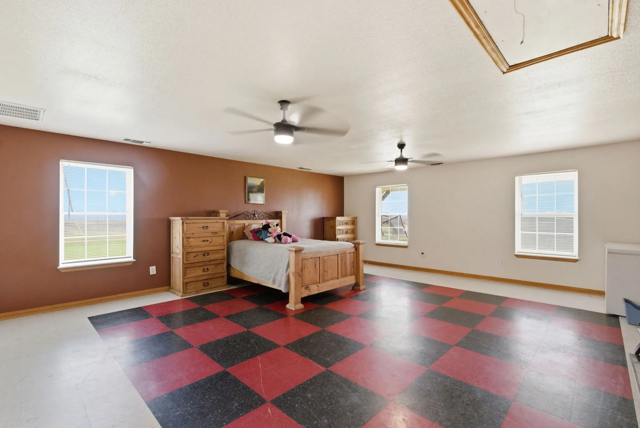 Farm For Sale in Parker County , 301 Rhoades Lane, Springtown, Texas 76082, 5 Bedrooms, 2 Bathrooms, 2 Garage spaces, 3,460 Sqft, built in 2003, Price $729,900, mls#21347648, Real Estate Agent in Springtown, Homes For Sale in Parker county, Homes For Sale in Springtown, Realtor in Springtown Texas, Real Estate Brokerage Independent Realty Texas, Luminita Cordes Realtor