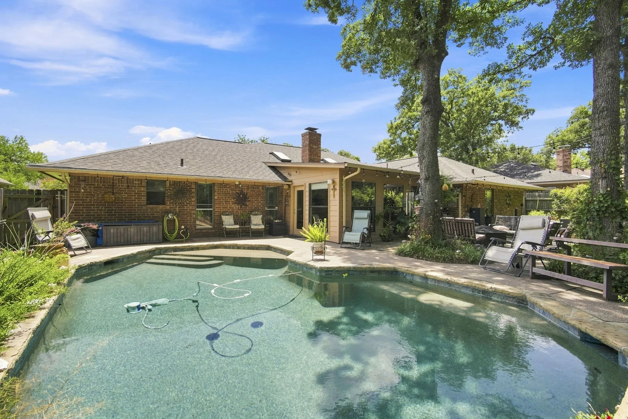 Single Family Residence For Sale in Tarrant County , 3509 Tomlinson Court, Arlington, Texas 76017, 3 Bedroom, 2 Bathroom, 2 Garage spaces, 2,273 Sqft, built in 1980, mls#21347320, Real Estate Agent in Arlington, Homes For Sale in Tarrant county, Homes For Sale in Arlington, Realtor in Arlington Texas, Real Estate Brokerage Independent Realty Texas, Luminita Cordes Realtor