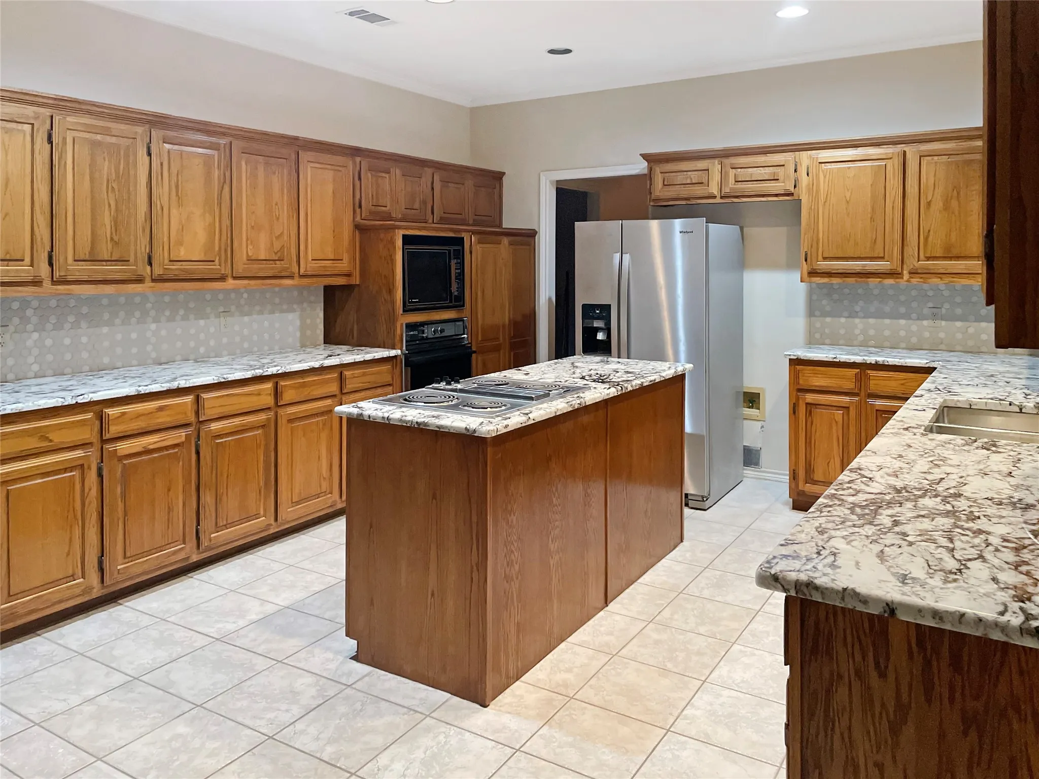Single Family Residence For Sale in Dallas County , 14023 Highmark Square, Dallas, Texas 75254, 3 Bedrooms, 3 Bathrooms, 2 Garage spaces, 2,371 Sqft, built in 1985, Price $499,000, mls#21346969, Real Estate Agent in Dallas, Homes For Sale in Dallas county, Homes For Sale in Dallas, Realtor in Dallas Texas, Real Estate Brokerage Independent Realty Texas, Luminita Cordes Realtor