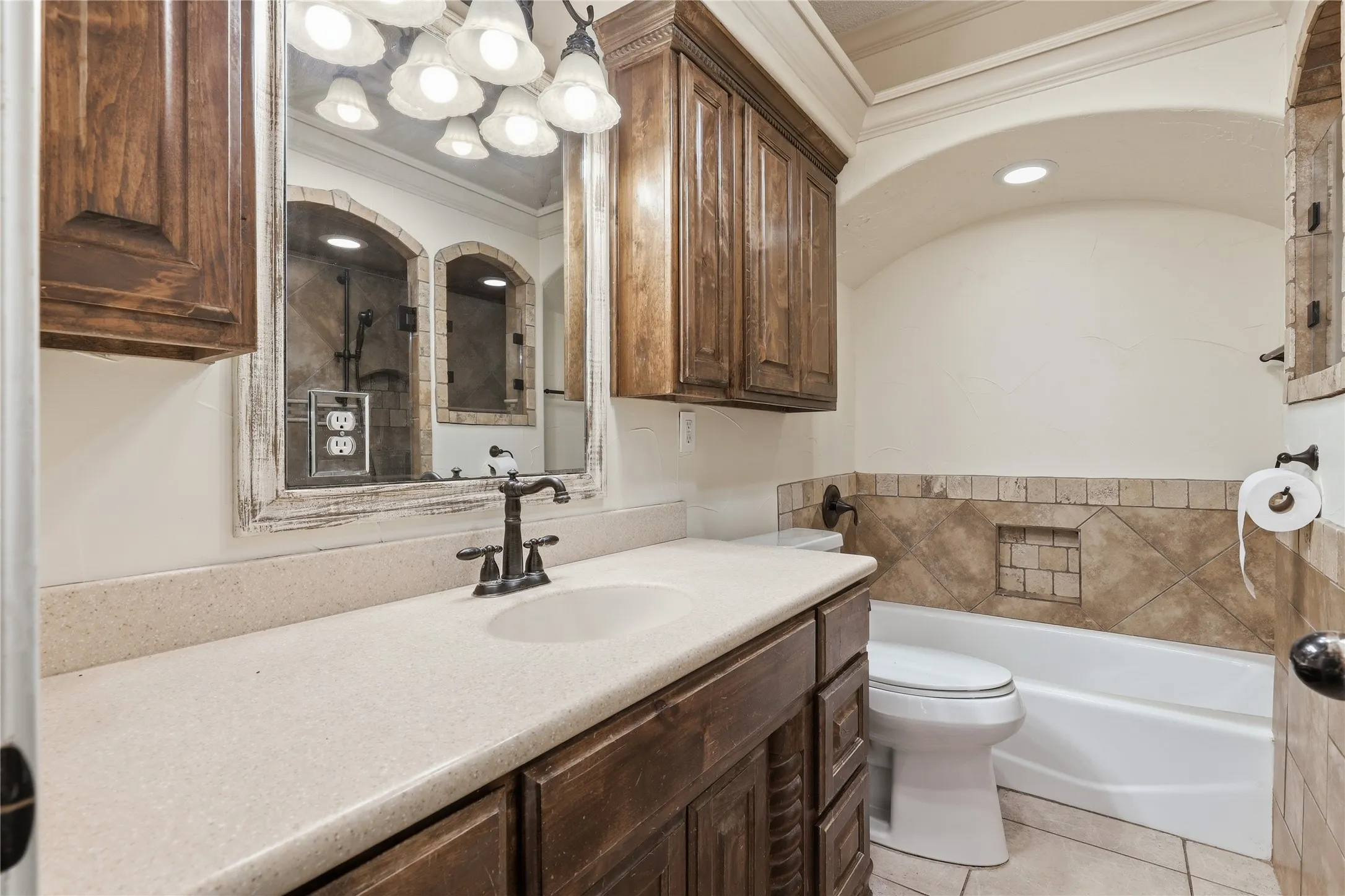 Single Family Residence For Sale in Young County , 815 Brazos Street, Graham, Texas 76450, 2 Bedroom, 2 Bathroom, 1 Garage spaces, 1,092 Sqft, built in 1960, mls#21346931, Real Estate Agent in Graham, Homes For Sale in Young county, Homes For Sale in Graham, Realtor in Graham Texas, Real Estate Brokerage Independent Realty Texas, Luminita Cordes Realtor