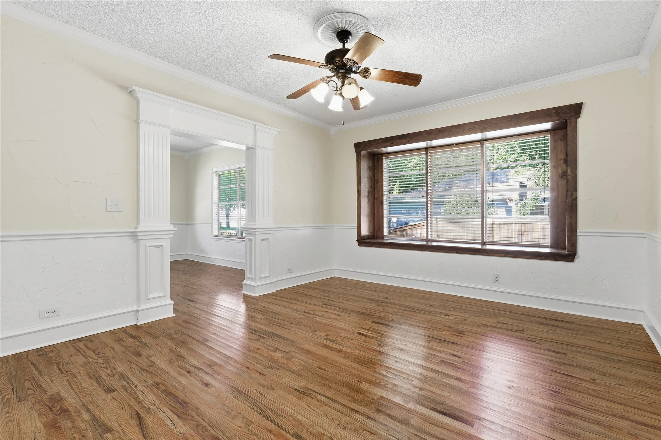 Single Family Residence For Sale in Young County , 815 Brazos Street, Graham, Texas 76450, 2 Bedroom, 2 Bathroom, 1 Garage spaces, 1,092 Sqft, built in 1960, mls#21346931, Real Estate Agent in Graham, Homes For Sale in Young county, Homes For Sale in Graham, Realtor in Graham Texas, Real Estate Brokerage Independent Realty Texas, Luminita Cordes Realtor