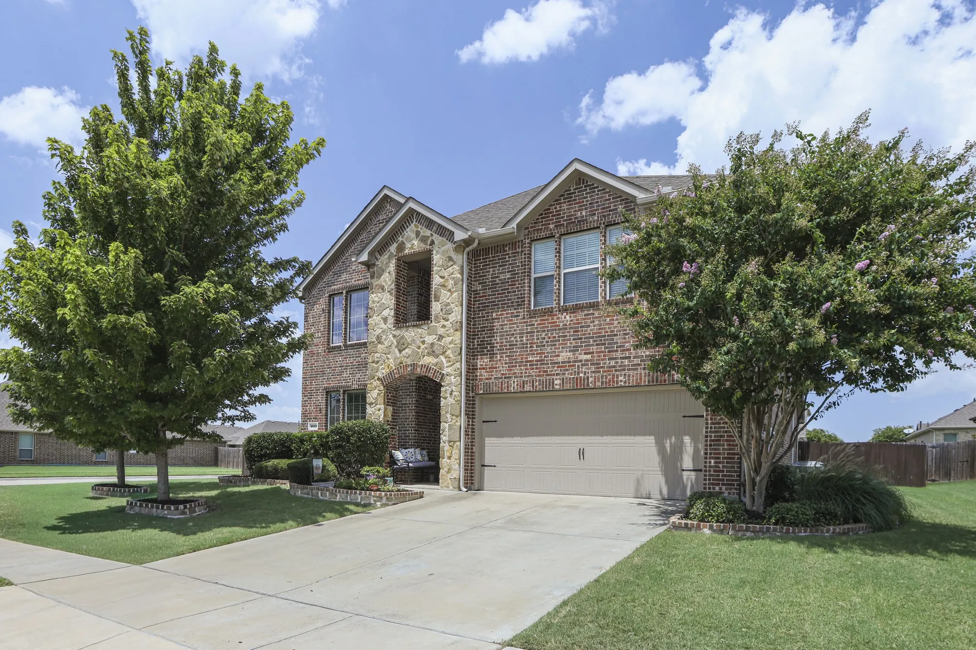 Single Family Residence For Sale in Kaufman County , 3019 Black Hills Boulevard, Heath, Texas 75126, 4 Bedroom, 3 Bathroom, 2 Garage spaces, 2,984 Sqft, built in 2017, mls#21346223, Real Estate Agent in Heath, Homes For Sale in Kaufman county, Homes For Sale in Heath, Realtor in Heath Texas, Real Estate Brokerage Independent Realty Texas, Luminita Cordes Realtor