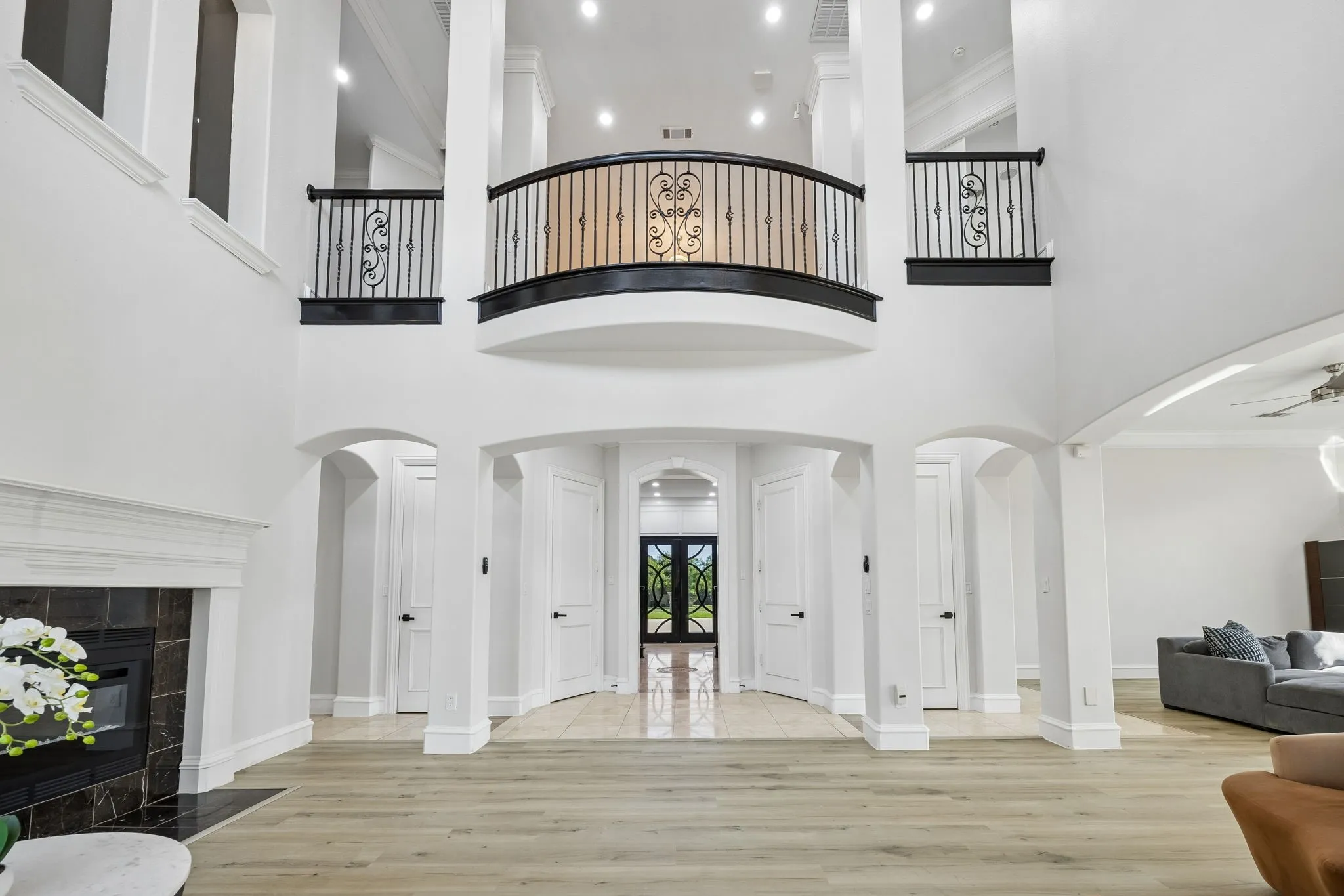 Single Family Residence For Sale in Dallas County , 1032 Bentwater Parkway, Grand Prairie, Texas 75104, 7 Bedrooms, 10 Bathrooms, 7 Garage spaces, 10,104 Sqft, built in 2005, Price $1,895,000, mls#21347576, Real Estate Agent in Grand Prairie, Homes For Sale in Dallas county, Homes For Sale in Grand Prairie, Realtor in Grand Prairie Texas, Real Estate Brokerage Independent Realty Texas, Luminita Cordes Realtor