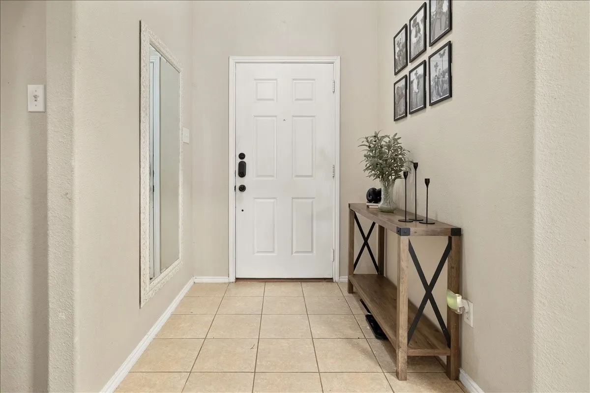 Single Family Residence For Rent in Ellis County , 1410 Teal Way, Midlothian, Texas 76065, 4 Bedroom, 2 Bathroom, 2 Garage spaces, 1,823 Sqft, built in 2007, mls#21345028, Real Estate Agent in Midlothian, Homes For Rent in Ellis county, Homes For Rent in Midlothian, Realtor in Midlothian Texas, Real Estate Brokerage Independent Realty Texas, Luminita Cordes Realtor