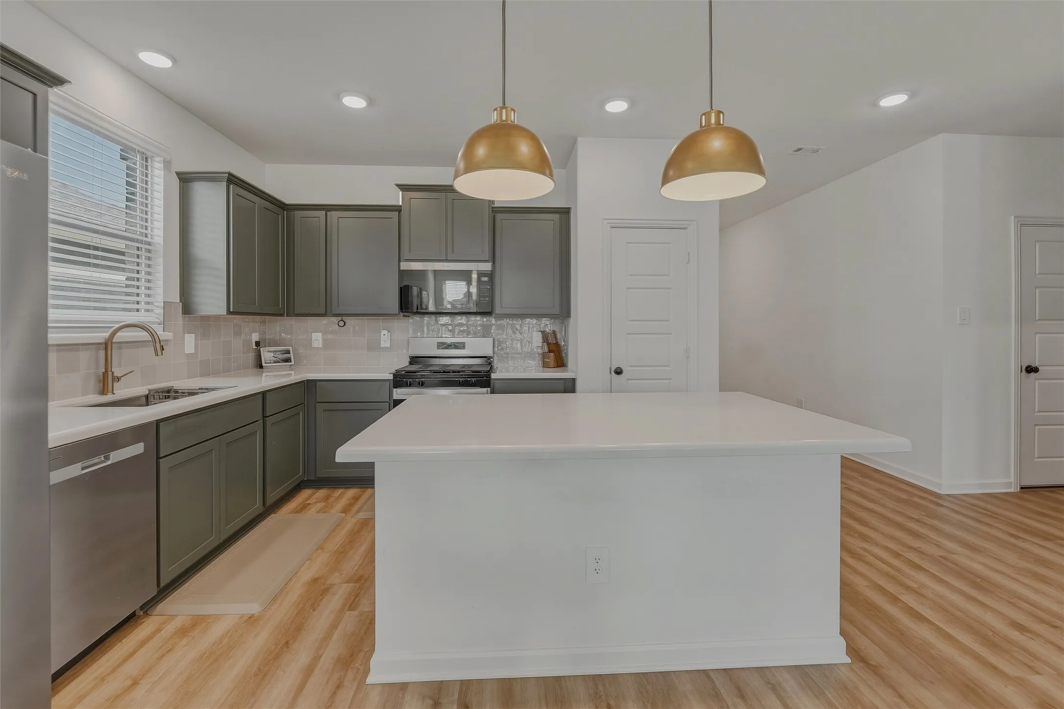 Single Family Residence For Sale in Tarrant County , 3121 Dixondale Drive, Fort Worth, Texas 76108, 5 Bedroom, 3 Bathroom, 2 Garage spaces, 2,567 Sqft, built in 2025, mls#21345717, Real Estate Agent in Fort Worth, Homes For Sale in Tarrant county, Homes For Sale in Fort Worth, Realtor in Fort Worth Texas, Real Estate Brokerage Independent Realty Texas, Luminita Cordes Realtor