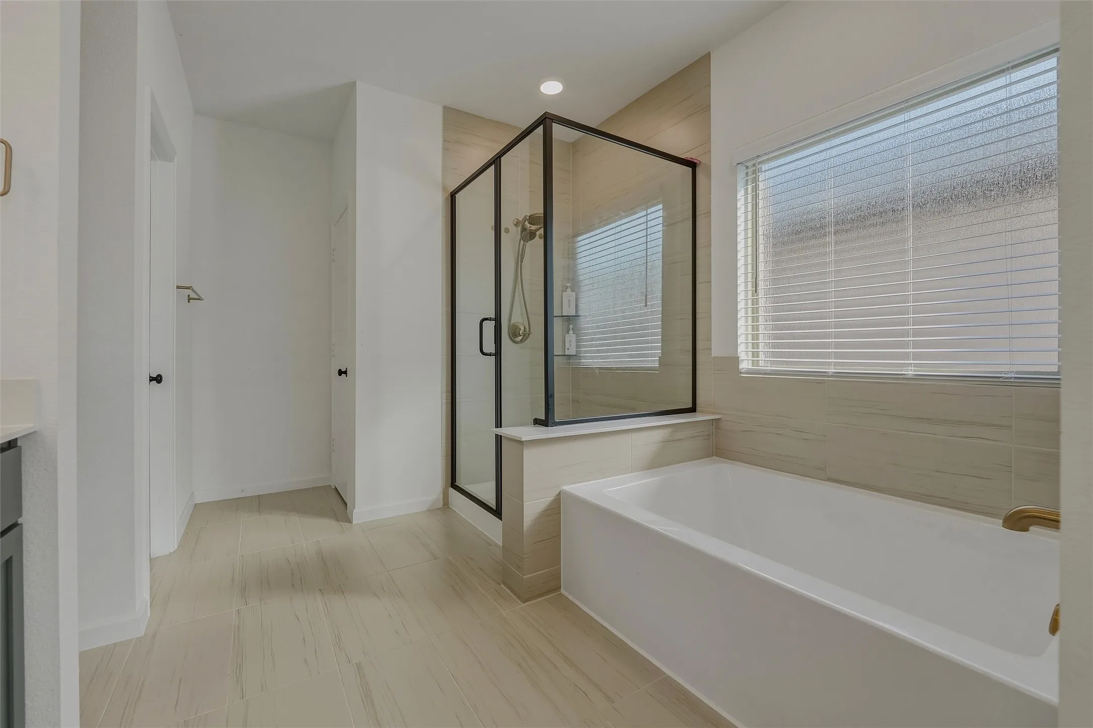 Single Family Residence For Sale in Tarrant County , 3121 Dixondale Drive, Fort Worth, Texas 76108, 5 Bedroom, 3 Bathroom, 2 Garage spaces, 2,567 Sqft, built in 2025, mls#21345717, Real Estate Agent in Fort Worth, Homes For Sale in Tarrant county, Homes For Sale in Fort Worth, Realtor in Fort Worth Texas, Real Estate Brokerage Independent Realty Texas, Luminita Cordes Realtor