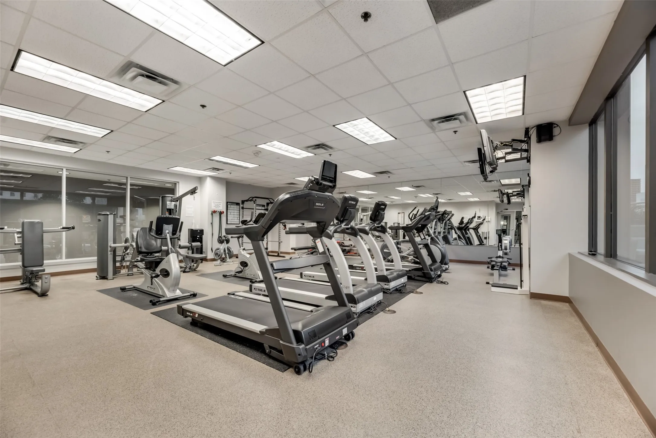 Condominium For Rent in Dallas County , 1200 Main Street 1007, Dallas, Texas 75202, 1 Bedroom, 1 Bathroom, 1 Garage spaces, 880 Sqft, built in 1974, mls#21339123, Real Estate Agent in Dallas, Homes For Rent in Dallas county, Homes For Rent in Dallas, Realtor in Dallas Texas, Real Estate Brokerage Independent Realty Texas, Luminita Cordes Realtor