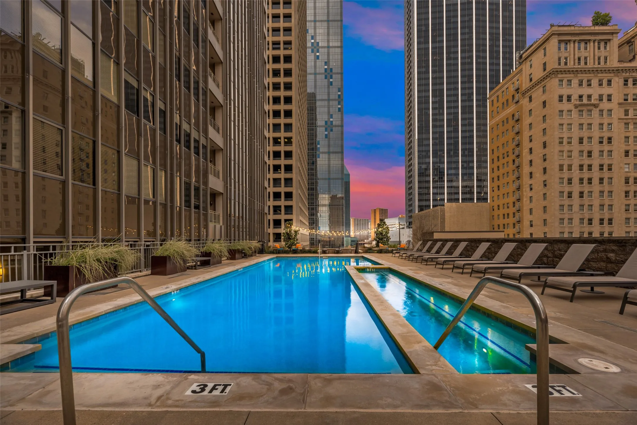Condominium For Rent in Dallas County , 1200 Main Street 1007, Dallas, Texas 75202, 1 Bedroom, 1 Bathroom, 1 Garage spaces, 880 Sqft, built in 1974, mls#21339123, Real Estate Agent in Dallas, Homes For Rent in Dallas county, Homes For Rent in Dallas, Realtor in Dallas Texas, Real Estate Brokerage Independent Realty Texas, Luminita Cordes Realtor