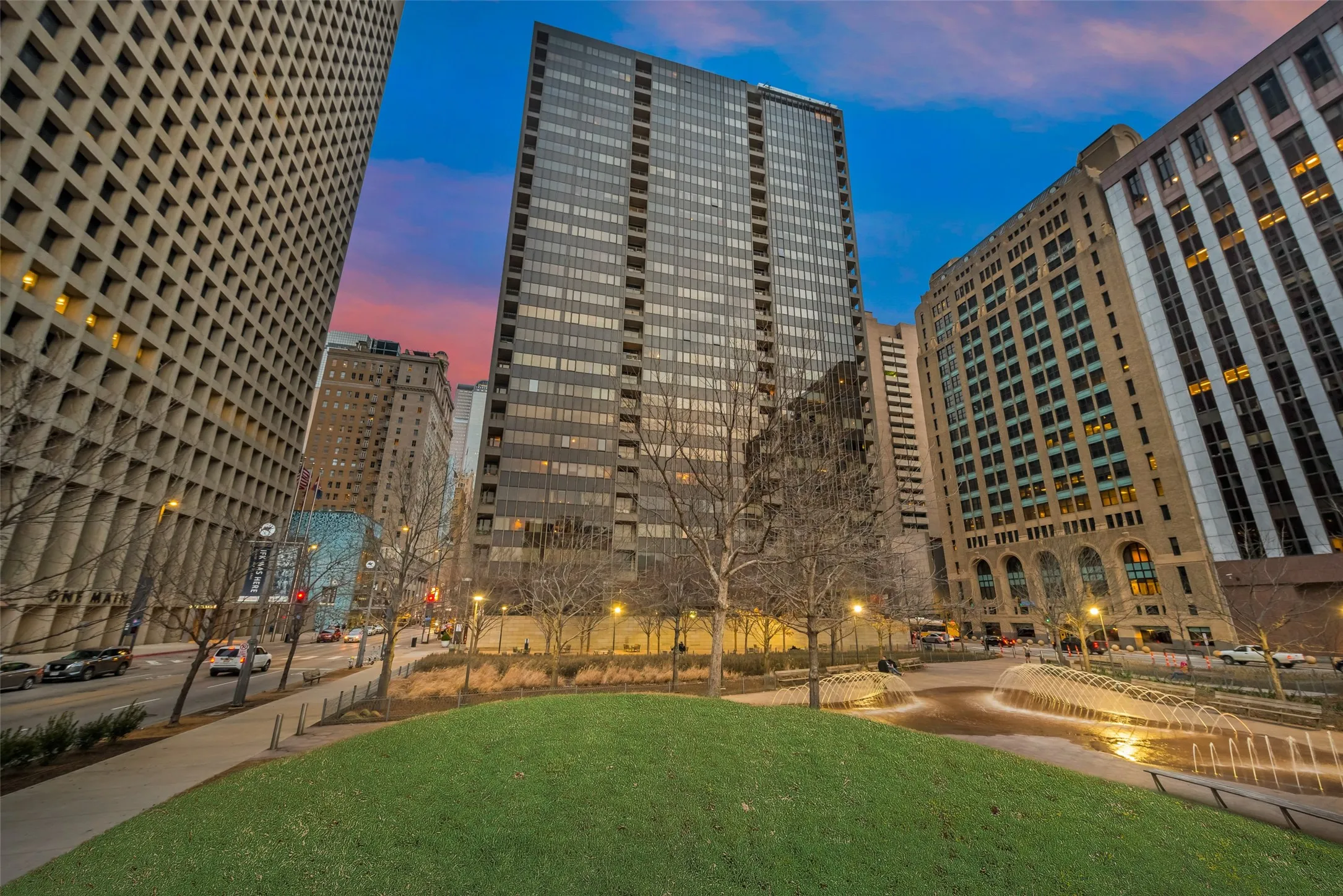 Condominium For Rent in Dallas County , 1200 Main Street 1007, Dallas, Texas 75202, 1 Bedroom, 1 Bathroom, 1 Garage spaces, 880 Sqft, built in 1974, mls#21339123, Real Estate Agent in Dallas, Homes For Rent in Dallas county, Homes For Rent in Dallas, Realtor in Dallas Texas, Real Estate Brokerage Independent Realty Texas, Luminita Cordes Realtor