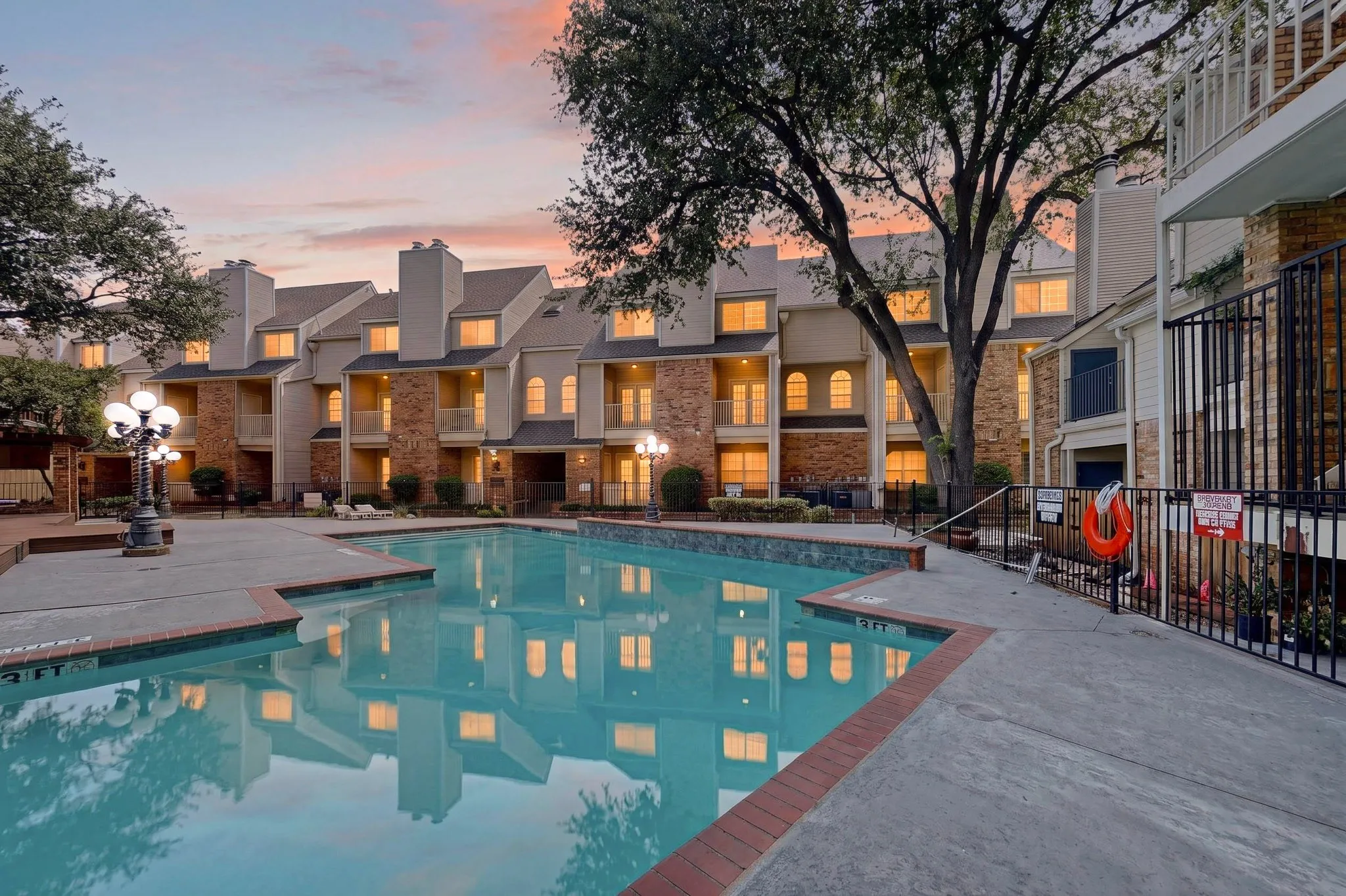 Condominium For Sale in Dallas County , 5325 Bent Tree Forest Drive 2214, Dallas, Texas 75248, 1 Bedroom, 2 Bathroom, 1 Garage spaces, 1,028 Sqft, built in 1983, mls#21342951, Real Estate Agent in Dallas, Homes For Sale in Dallas county, Homes For Sale in Dallas, Realtor in Dallas Texas, Real Estate Brokerage Independent Realty Texas, Luminita Cordes Realtor