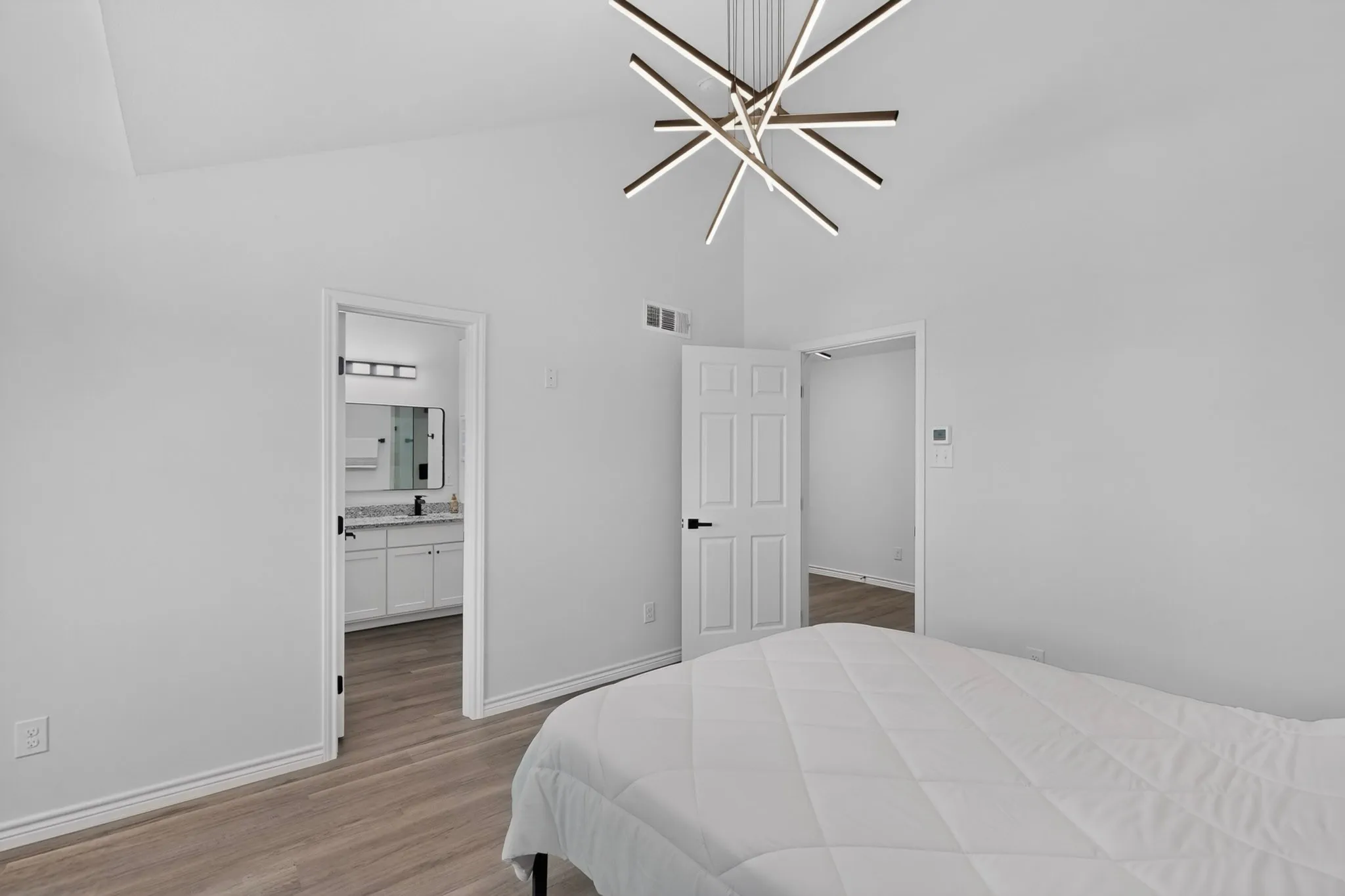 Condominium For Sale in Dallas County , 5325 Bent Tree Forest Drive 2214, Dallas, Texas 75248, 1 Bedroom, 2 Bathroom, 1 Garage spaces, 1,028 Sqft, built in 1983, mls#21342951, Real Estate Agent in Dallas, Homes For Sale in Dallas county, Homes For Sale in Dallas, Realtor in Dallas Texas, Real Estate Brokerage Independent Realty Texas, Luminita Cordes Realtor